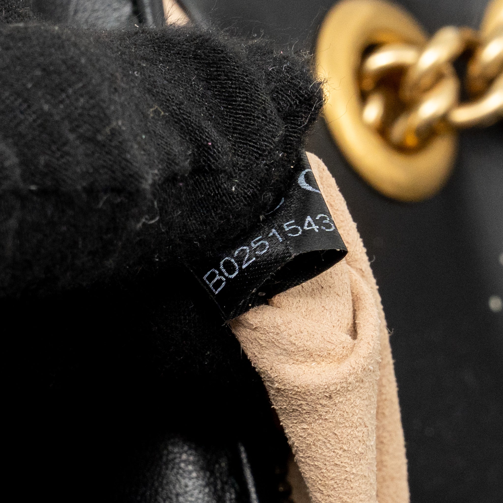 gucci-small-gg-marmont-shoulder-bag-calfskin-black-ghw-1