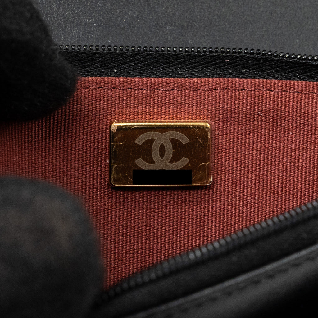 chanel-24c-gold-crush-wallet-on-chain-calfskin-black-ghw-microchip