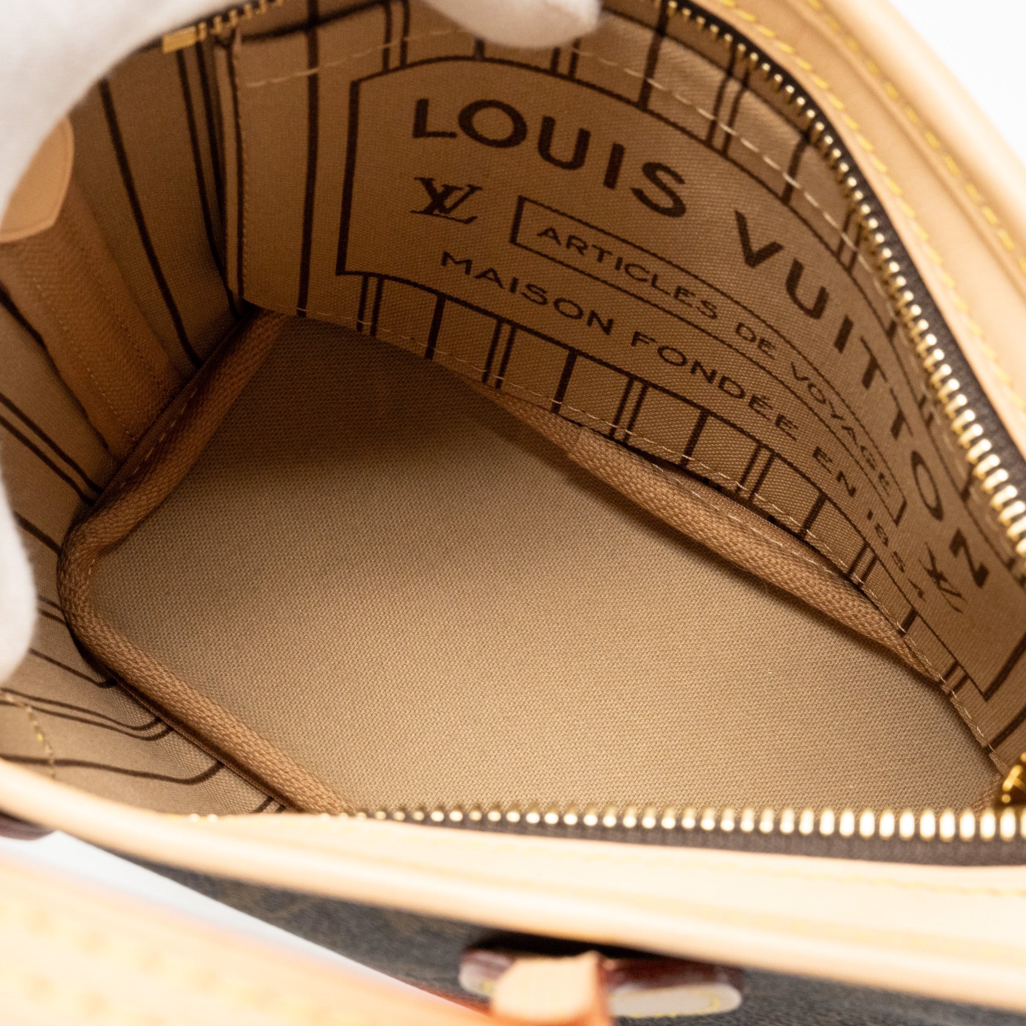 louis-vuitton-alma-red