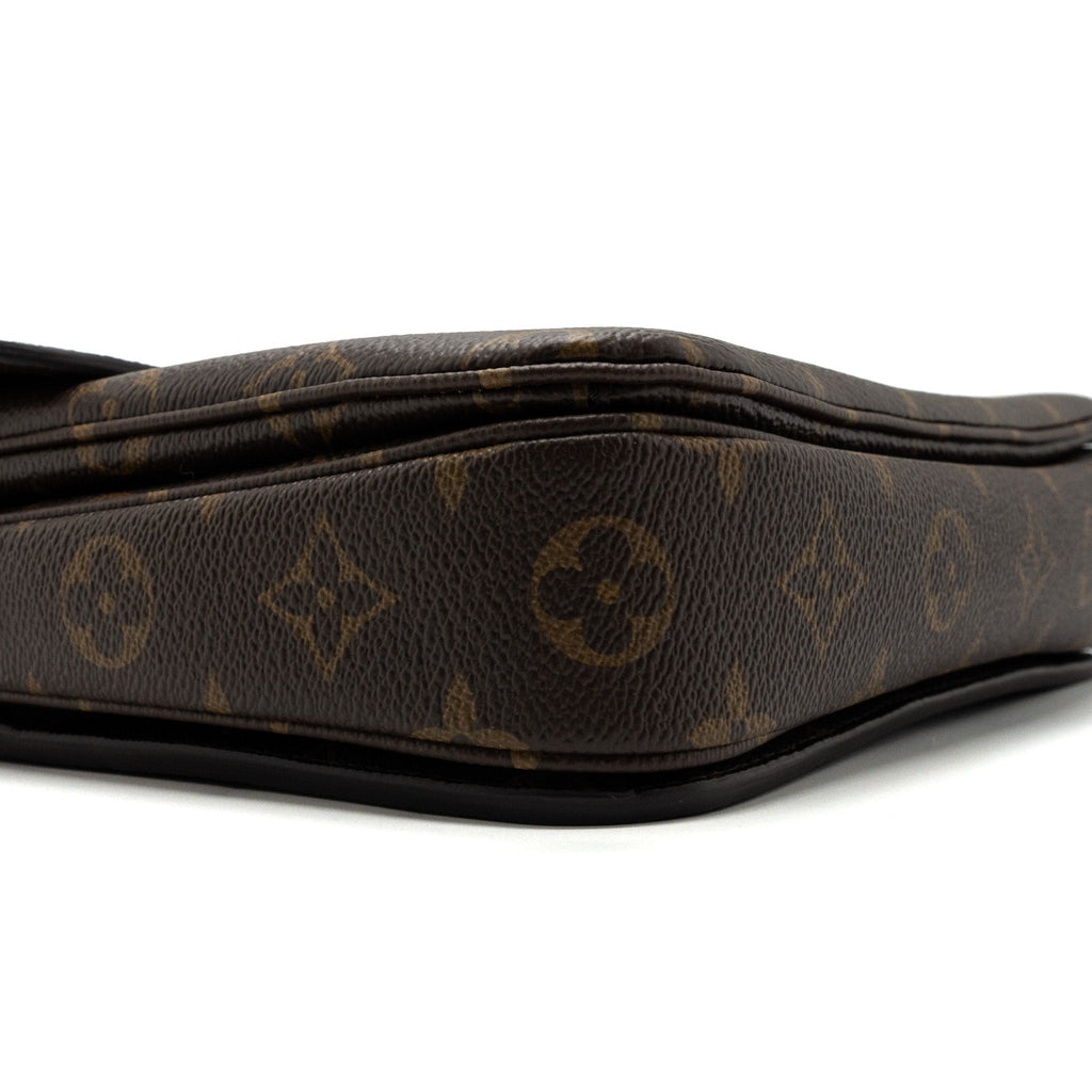 louis-vuitton-pochette-metis-monogram-canvas-ghw-18