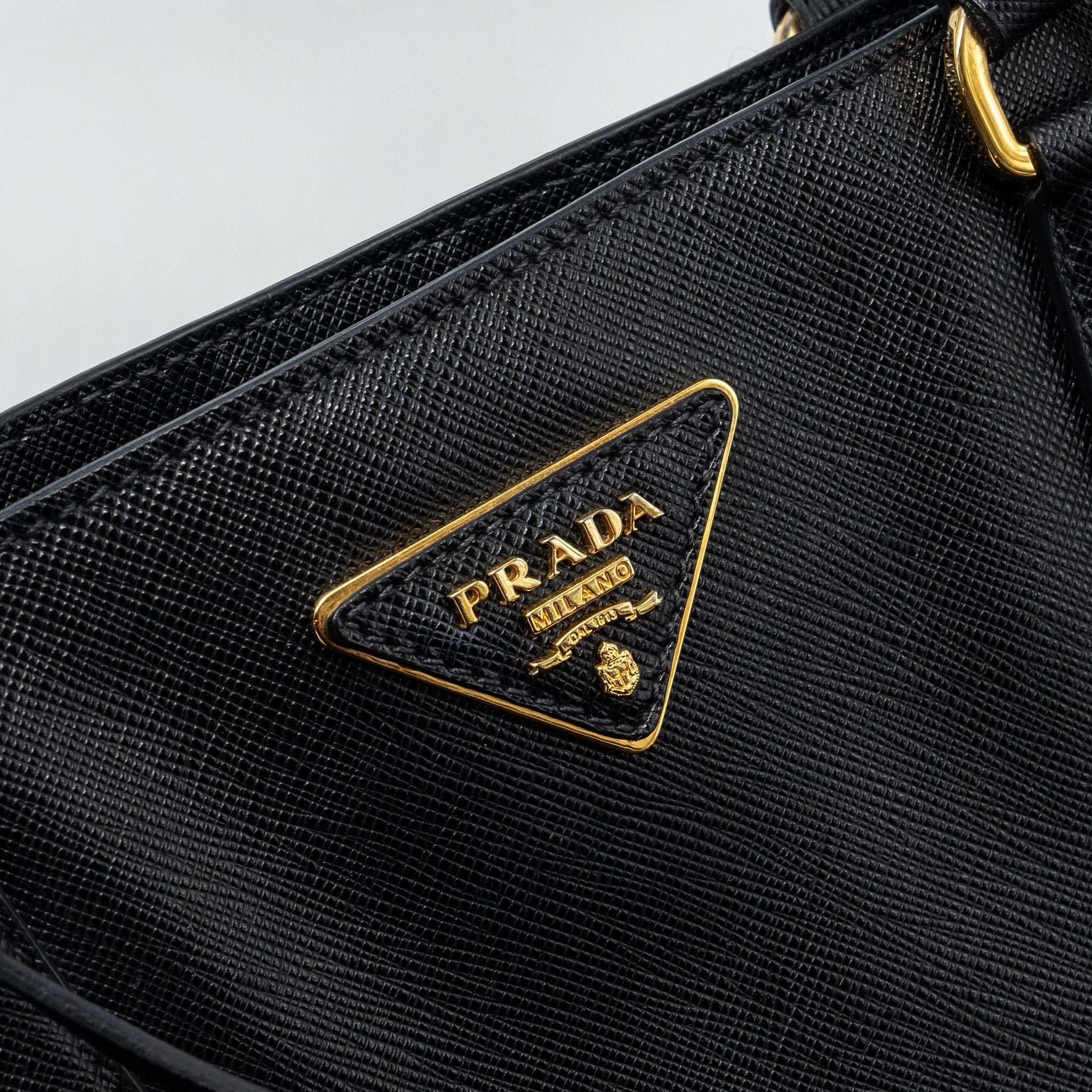 prada-large-tote-bag-saffiano-calfskin-black-ghw