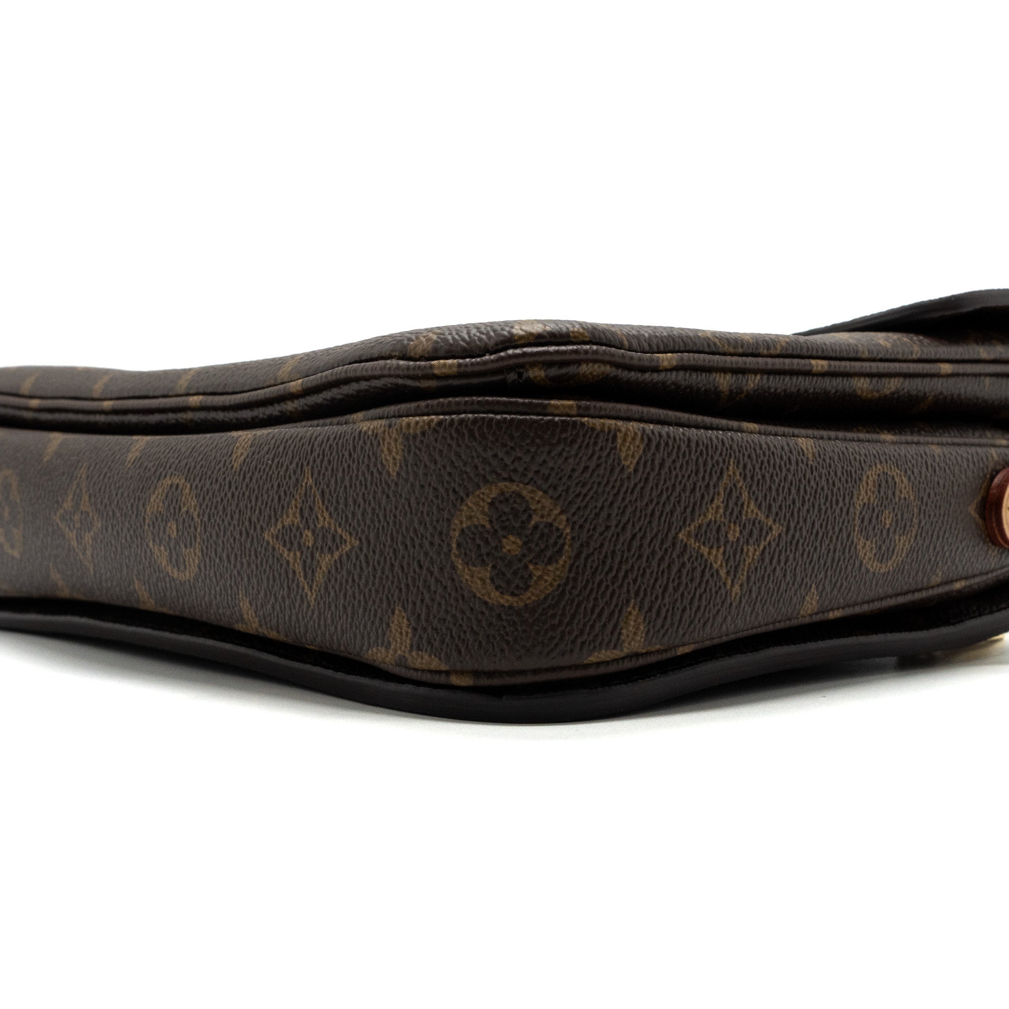 louis-vuitton-pochette-metis-monogram-canvas-ghw-18