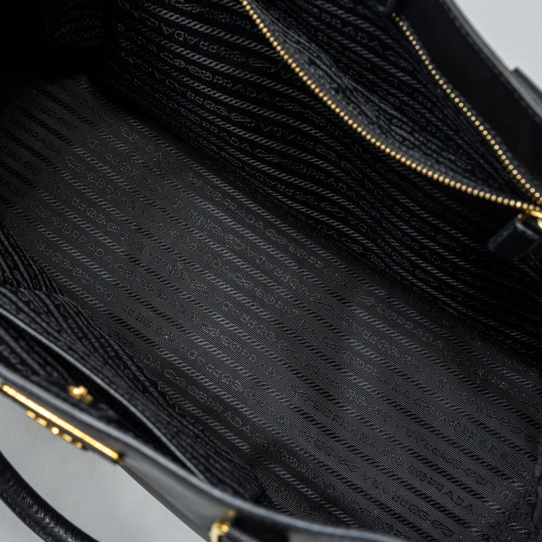 prada-large-tote-bag-saffiano-calfskin-black-ghw
