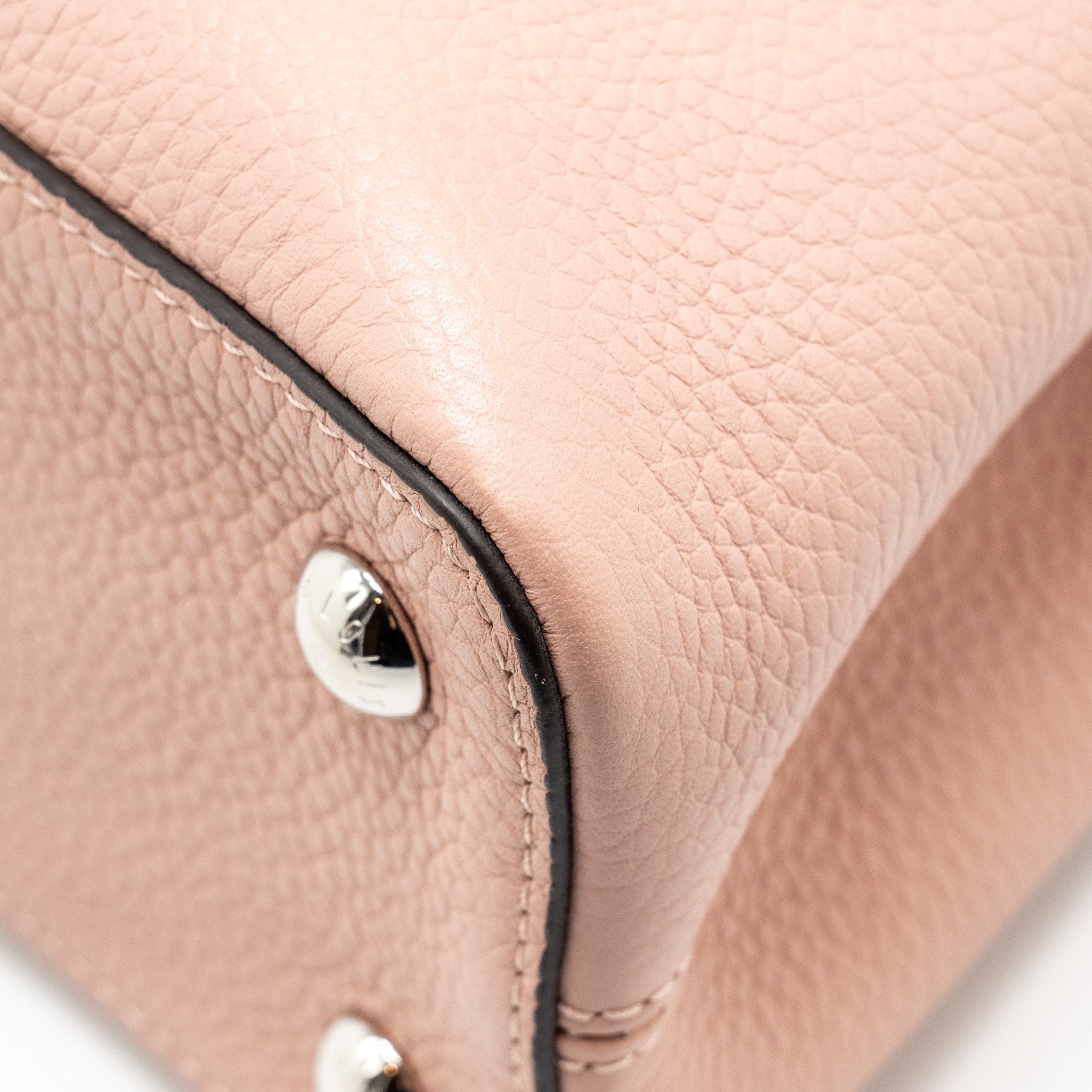 louis-vuitton-capucines-mm-taurillon-pink-shw