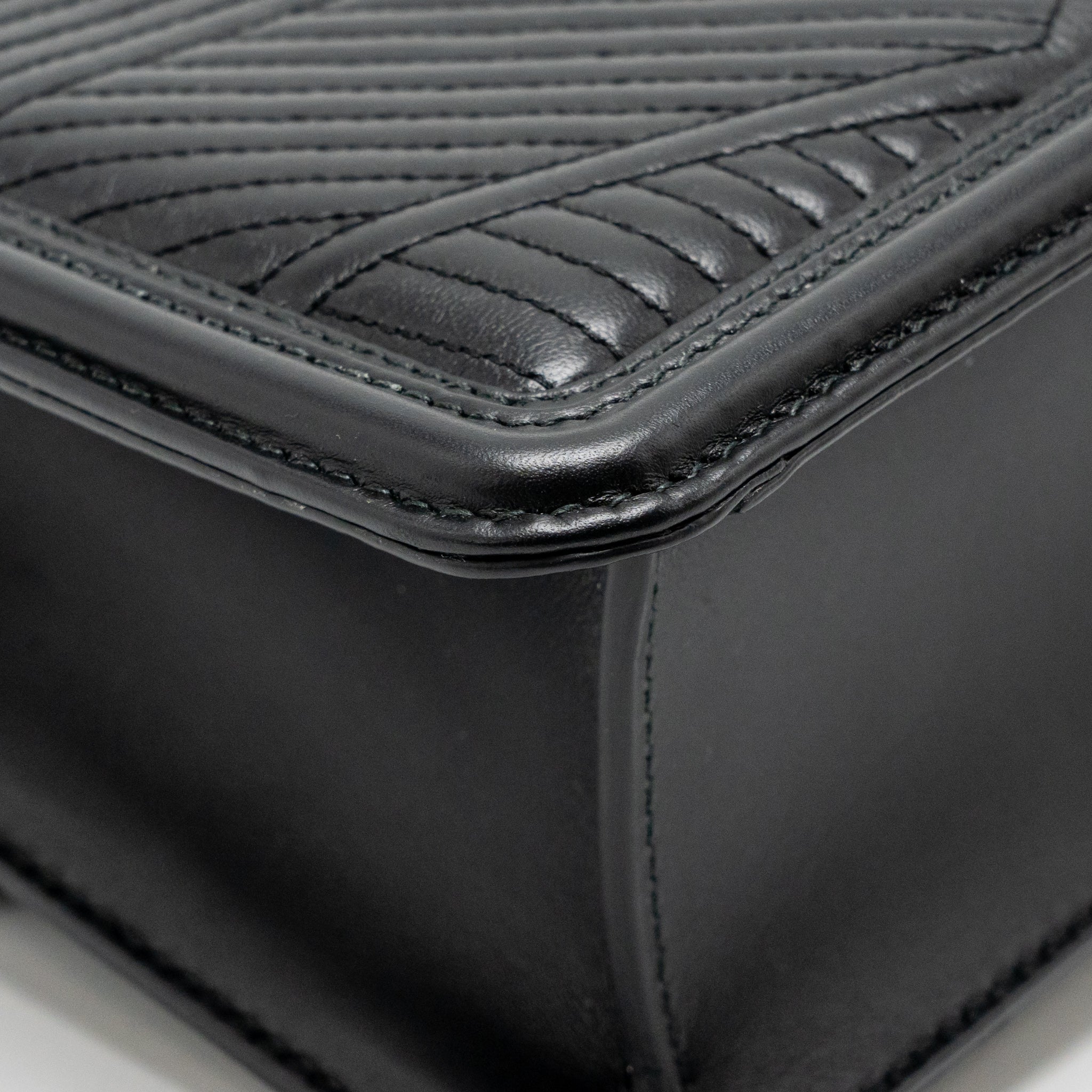 bvlgari-serpenti-forever-flap-bag-calfskin-black-ruthenium-hardware