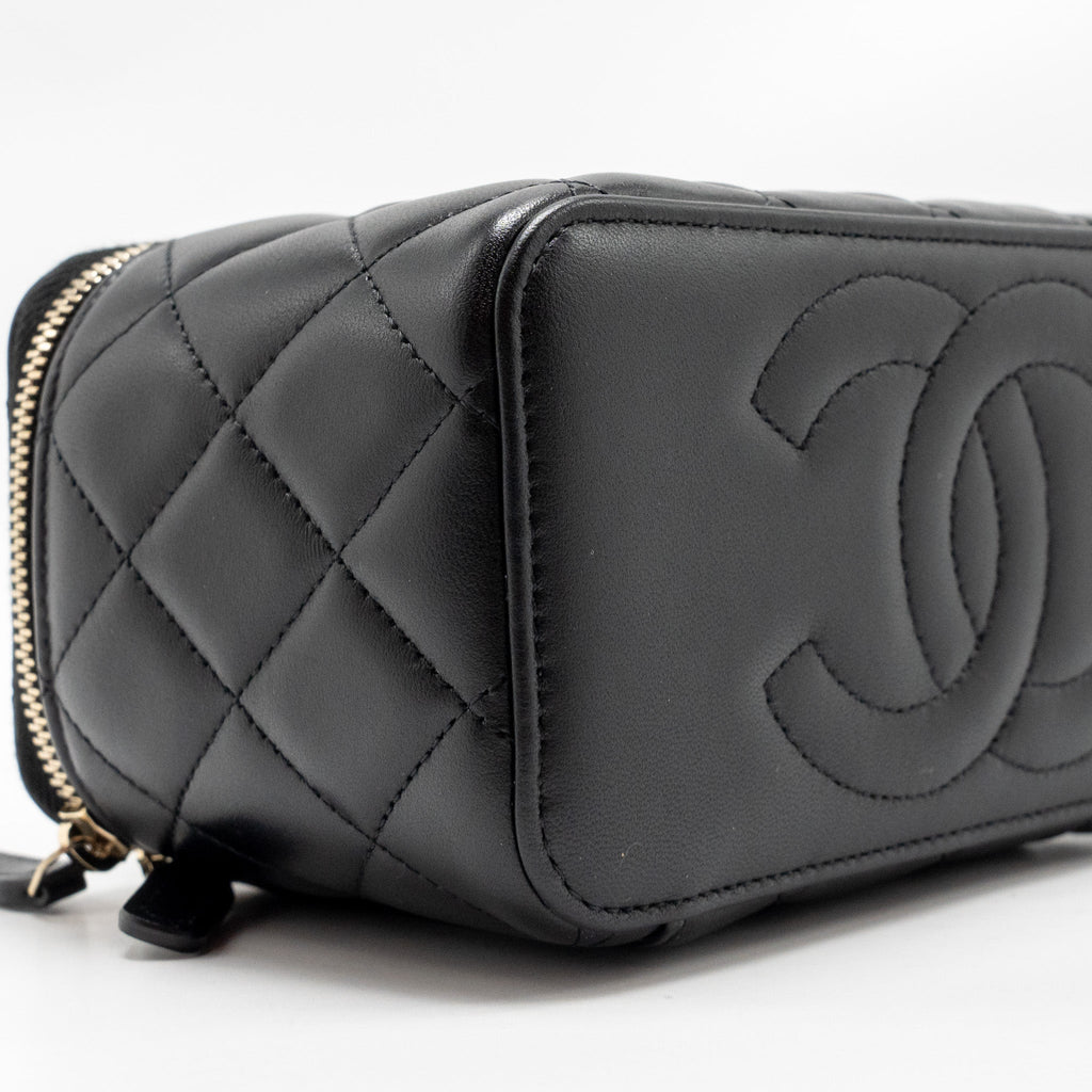 chanel-top-handle-long-vanity-case-lambskin-black-lghw-microchip
