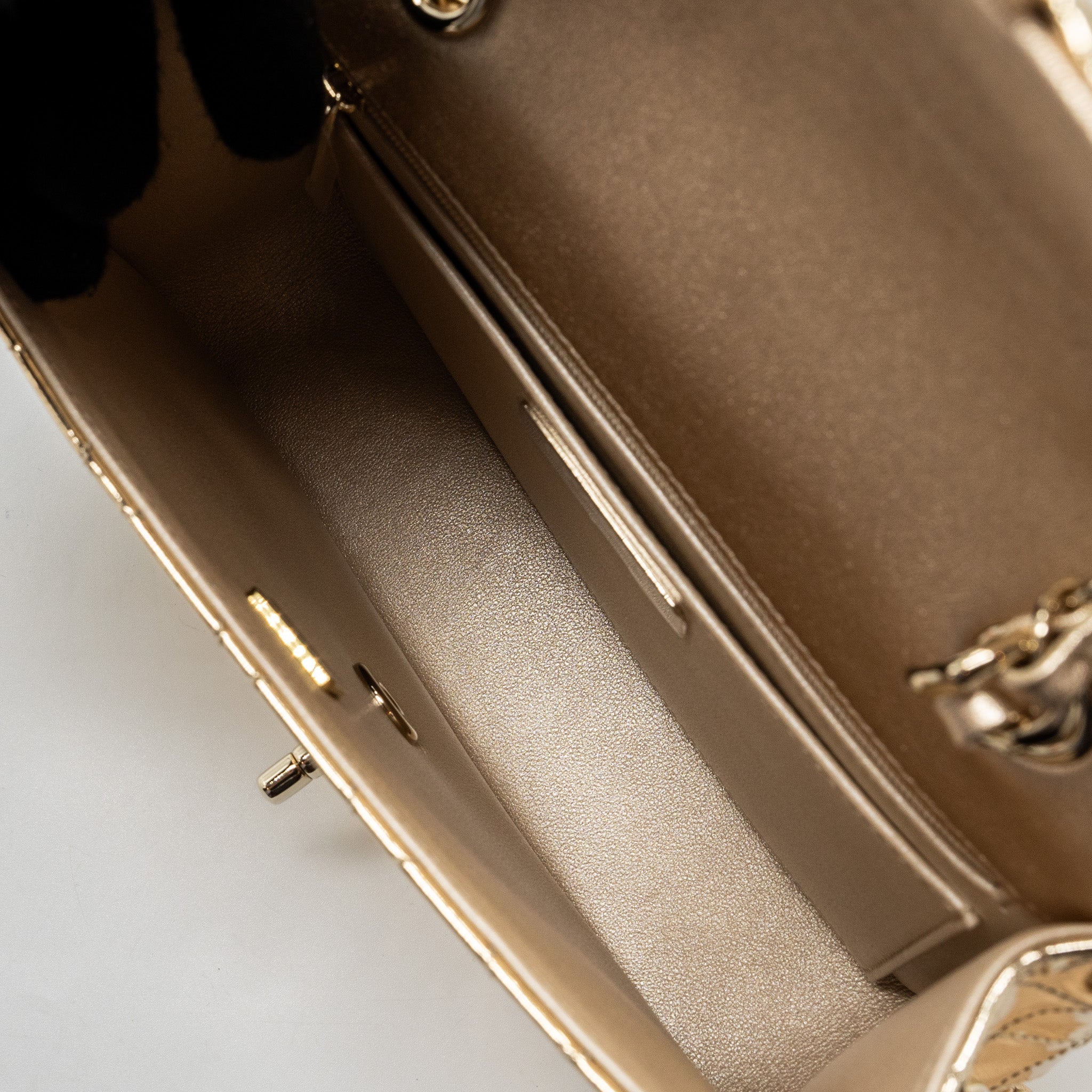 chanel-24c-backpack-with-star-patent-gold-lghw-microchip-copy