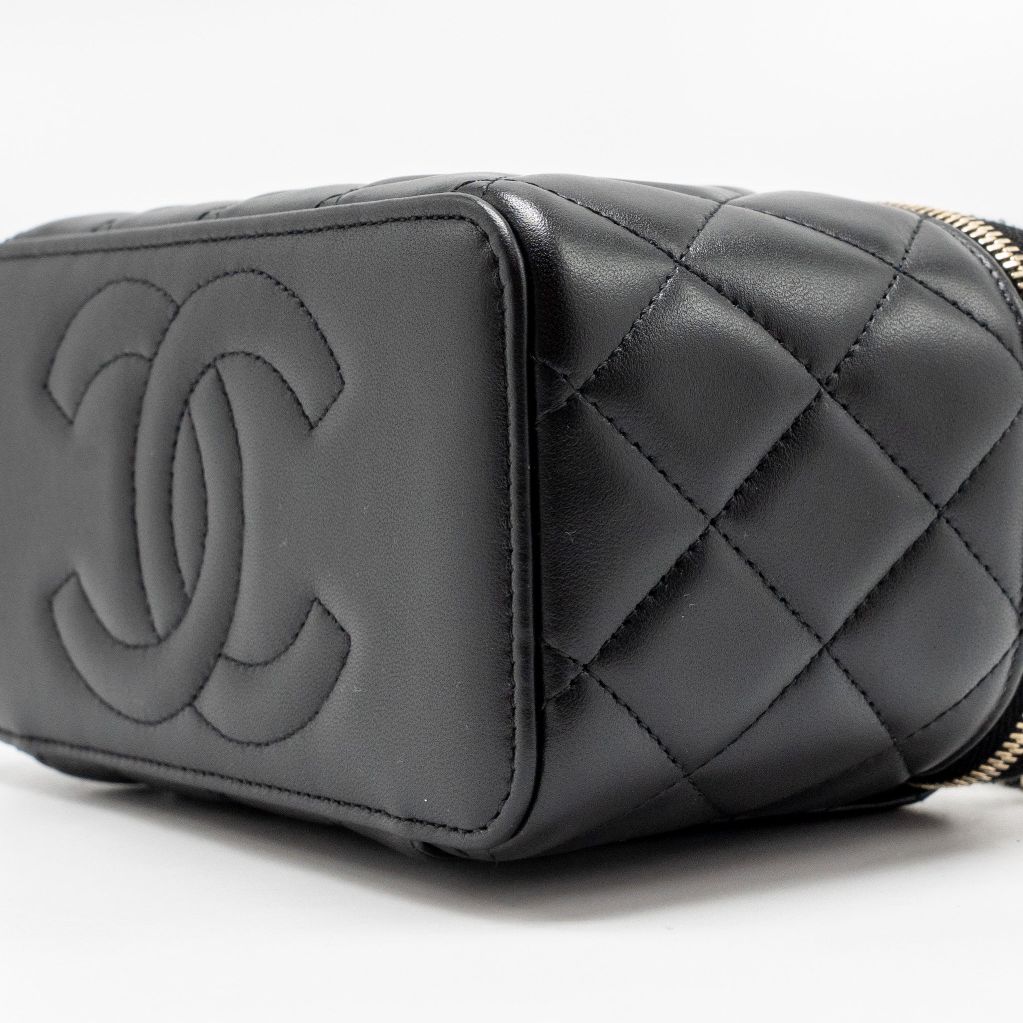 chanel-top-handle-long-vanity-case-lambskin-black-lghw-microchip