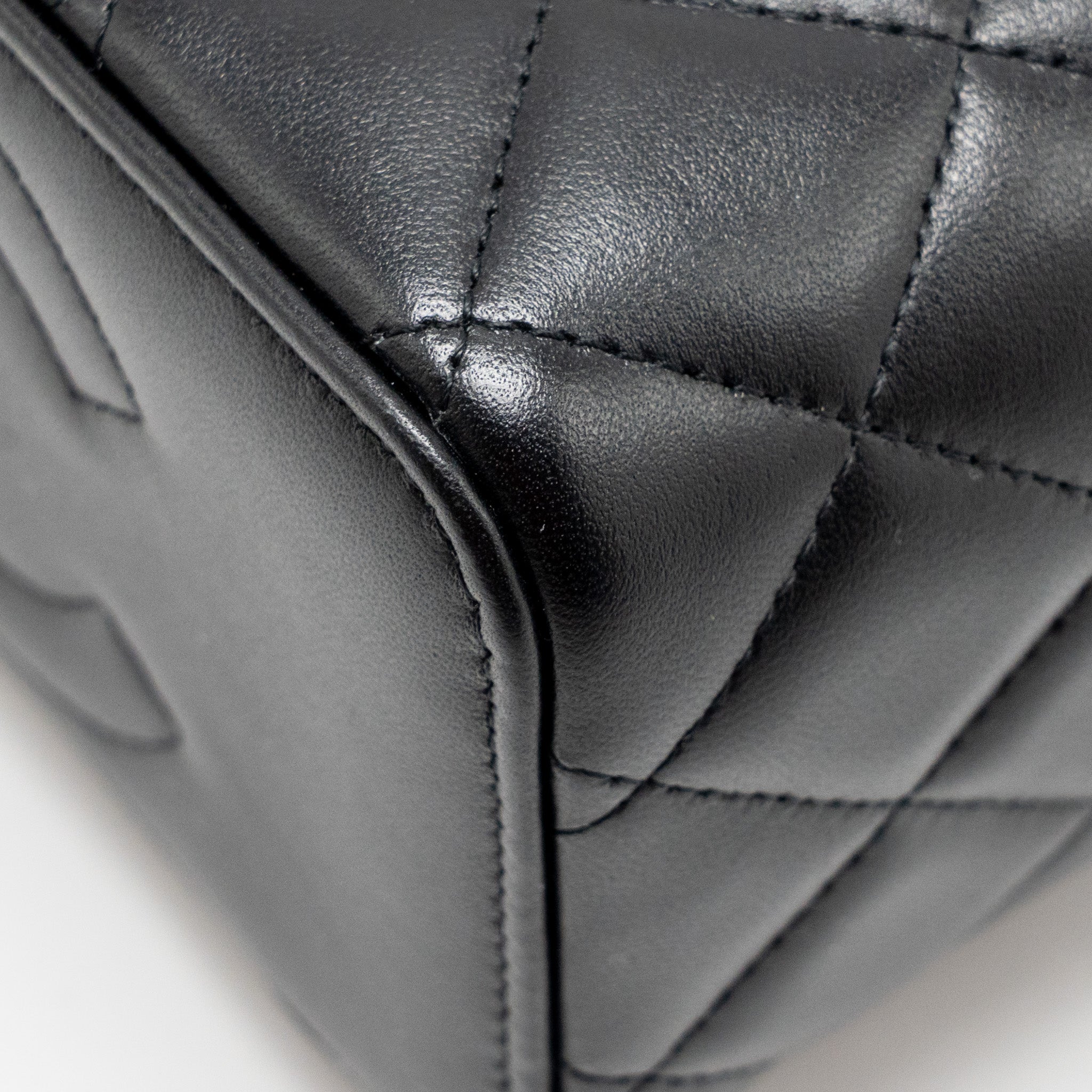chanel-top-handle-long-vanity-case-lambskin-black-lghw-microchip