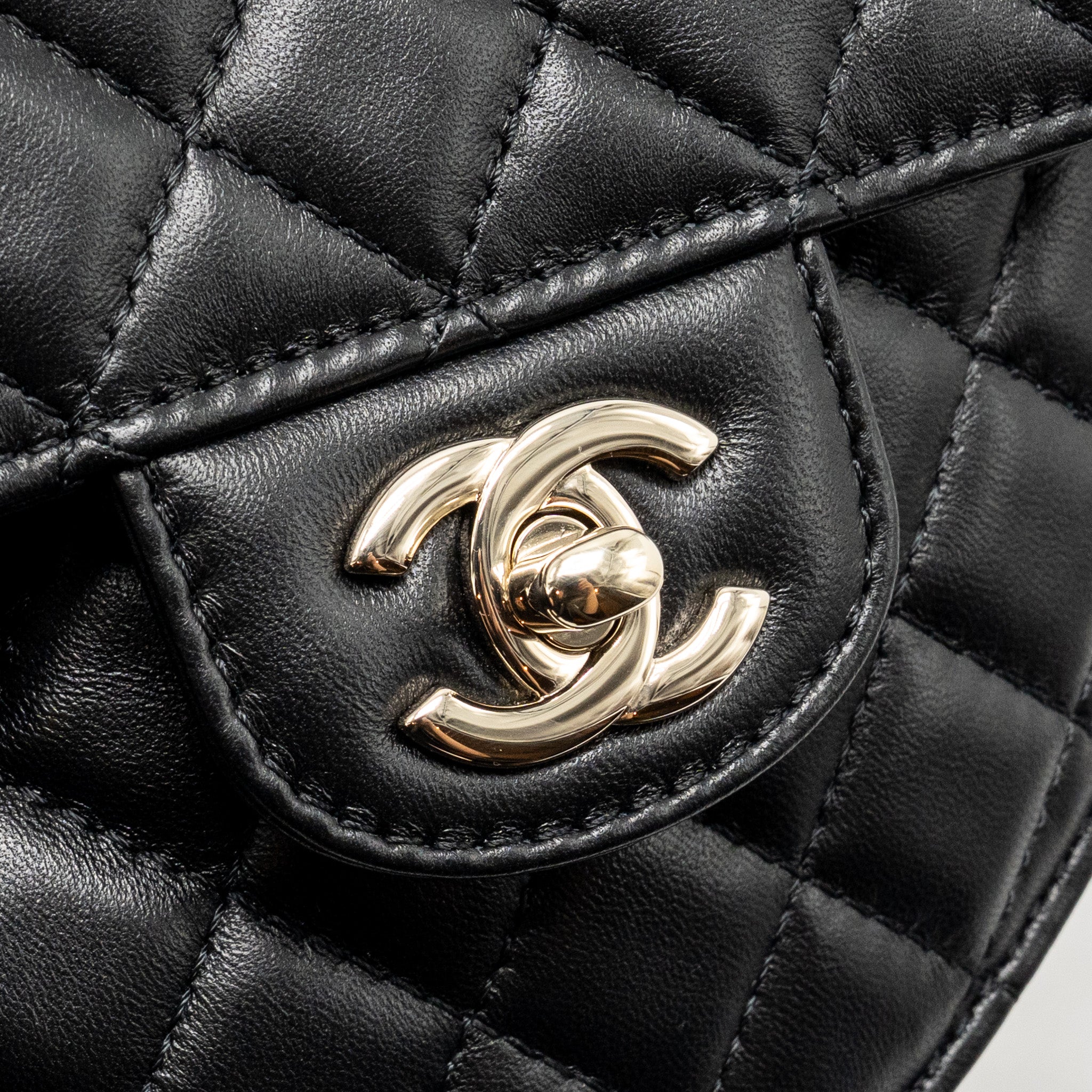 chanel-22s-cc-in-love-heart-bag-lambskin-black-lghw-microchip