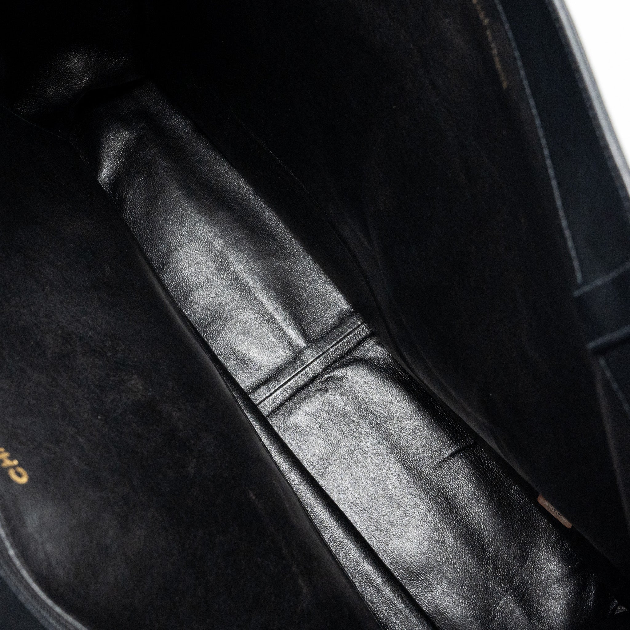 chanel-vintage-tote-bag-calfskin-black-ghw