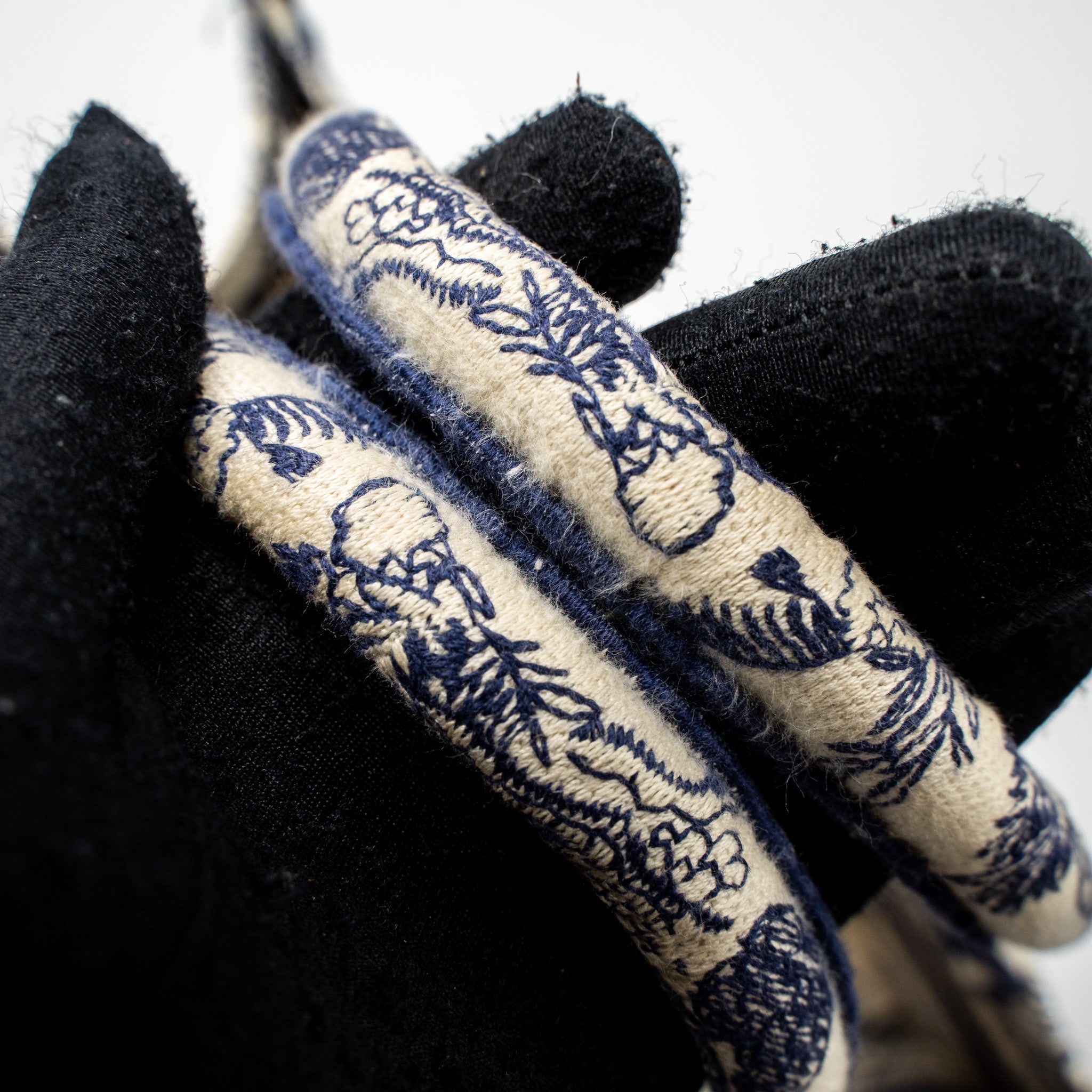 dior-medium-book-tote-blue-toile-de-jouy-embroidery-1