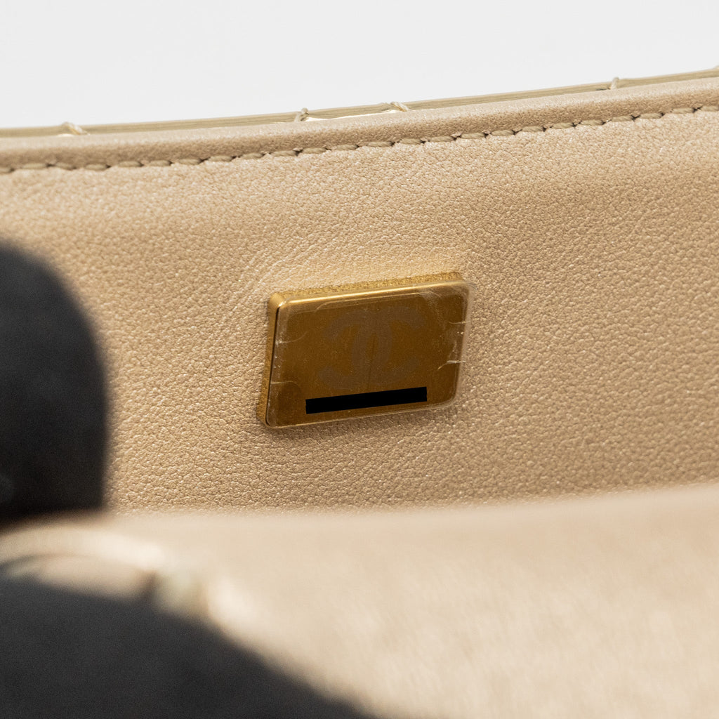chanel-24c-backpack-with-star-patent-gold-lghw-microchip-copy