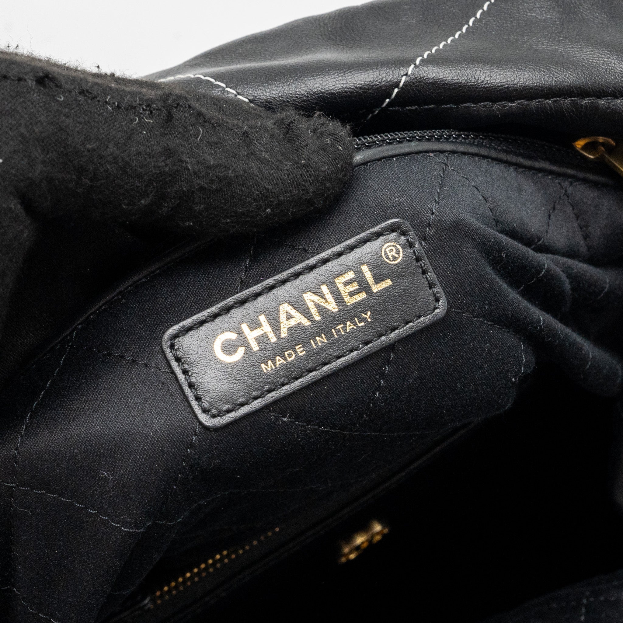chanel-medium-22-bag-shiny-calfskin-black-with-white-stitching-gold-letter-ghw