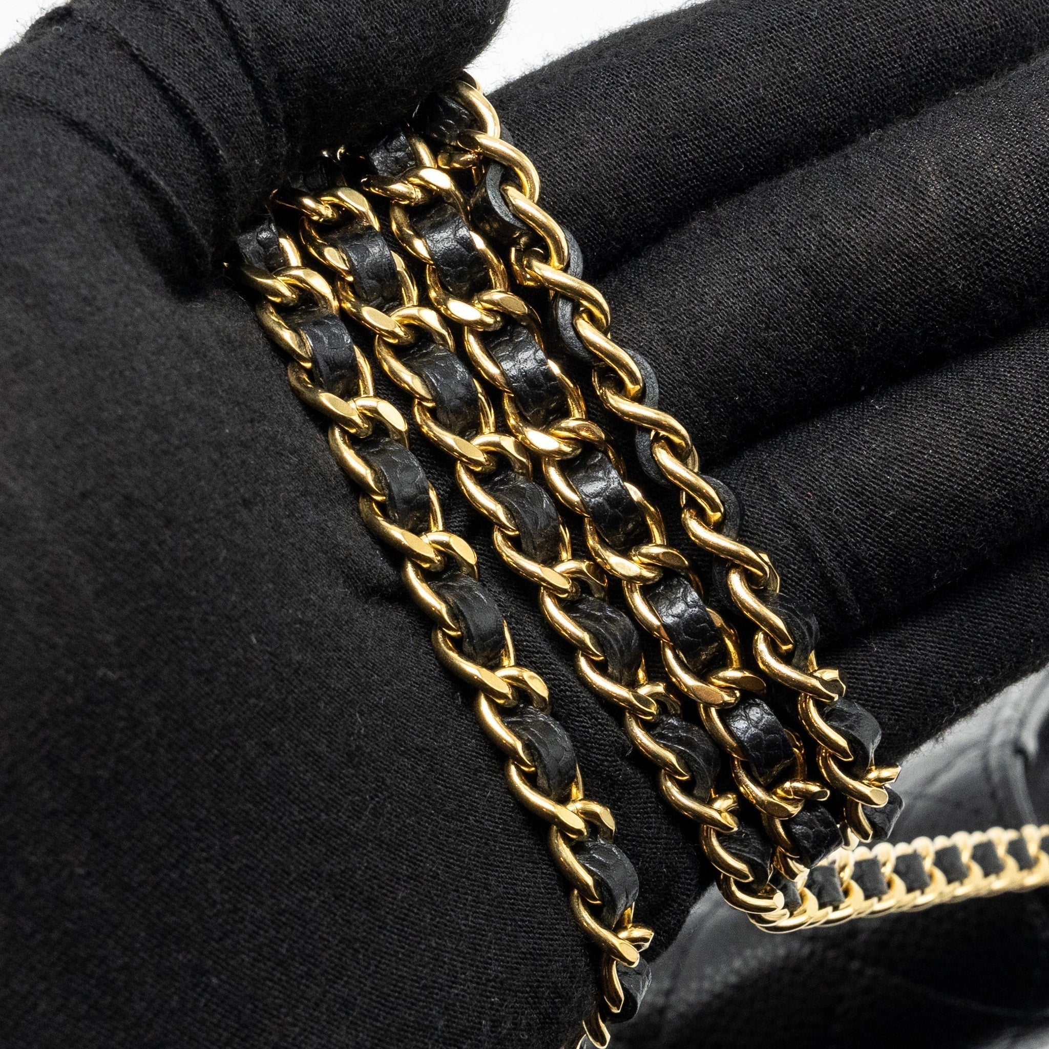 chanel-classic-wallet-on-chain-caviar-black-ghw-microchip-22