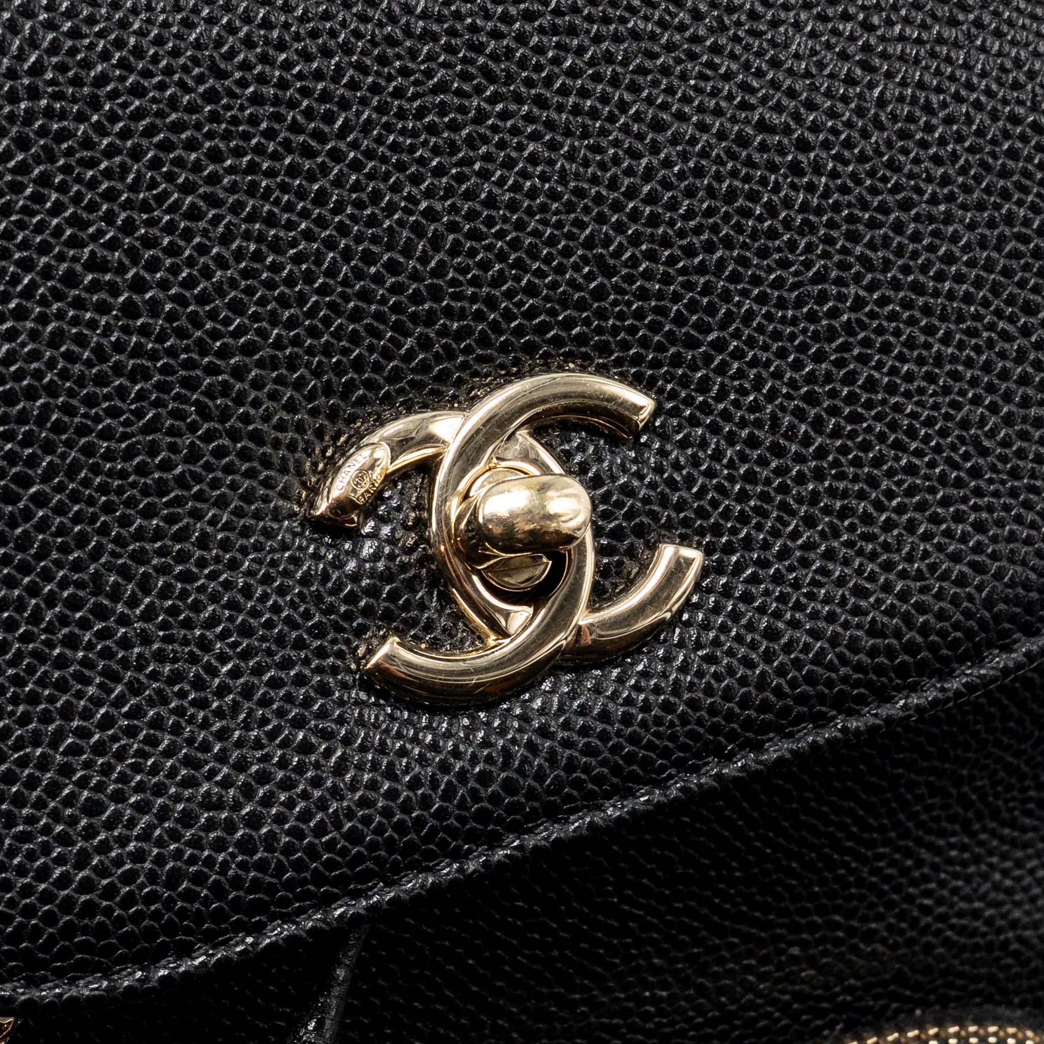 chanel-affinity-backpack-caviar-black-lghwmicrochip