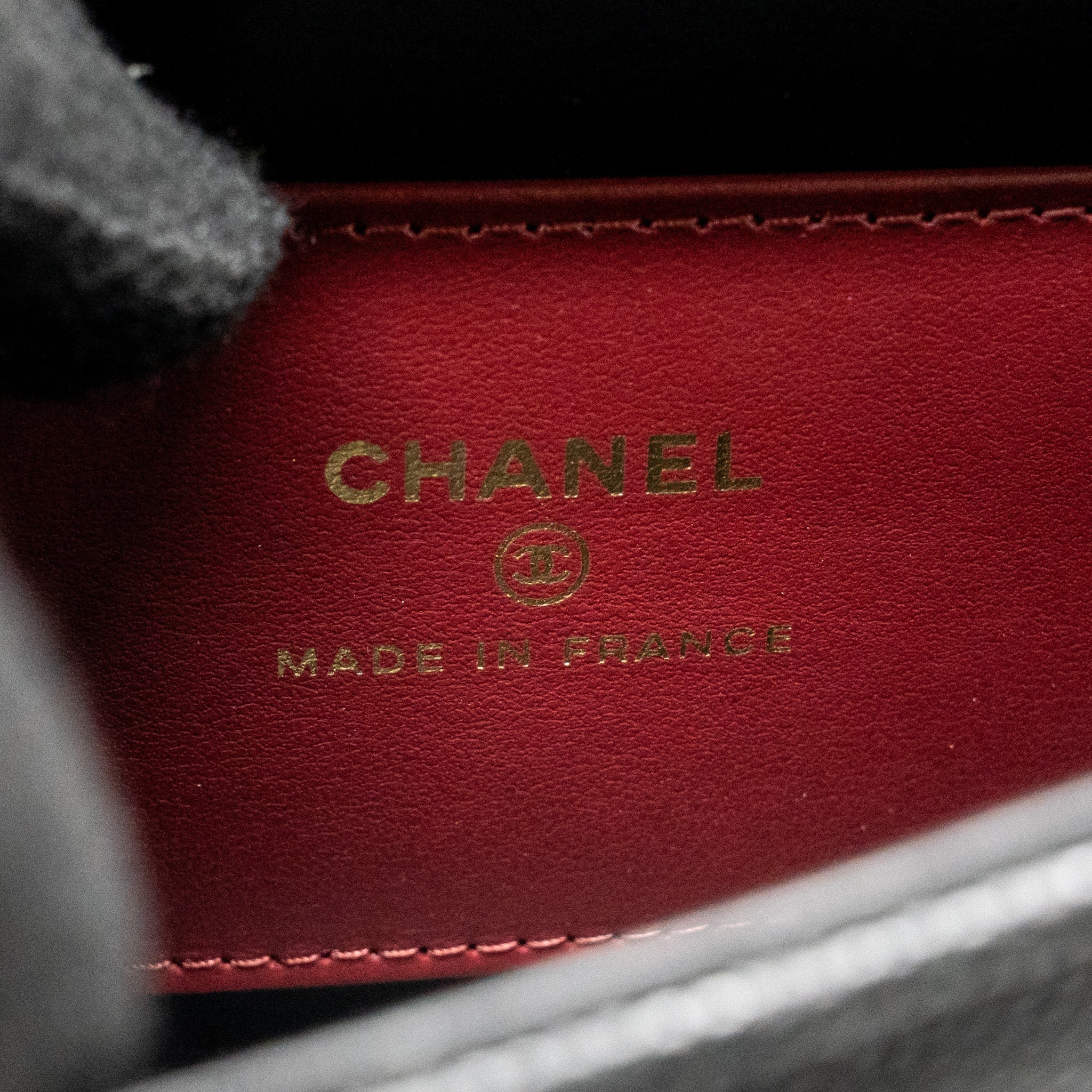 chanel-26p-preppy-black