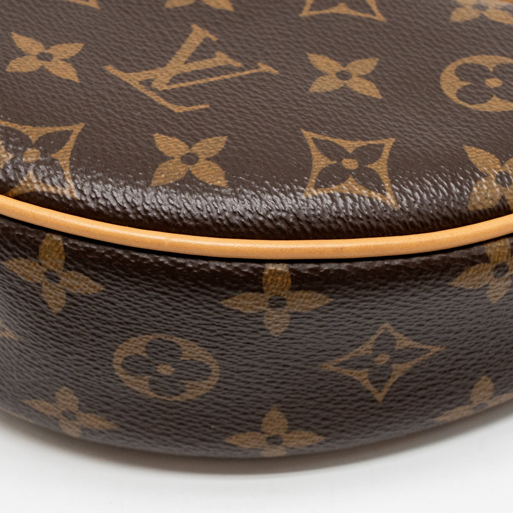 louis-vuitton-loop-monogram-canvas-ghw