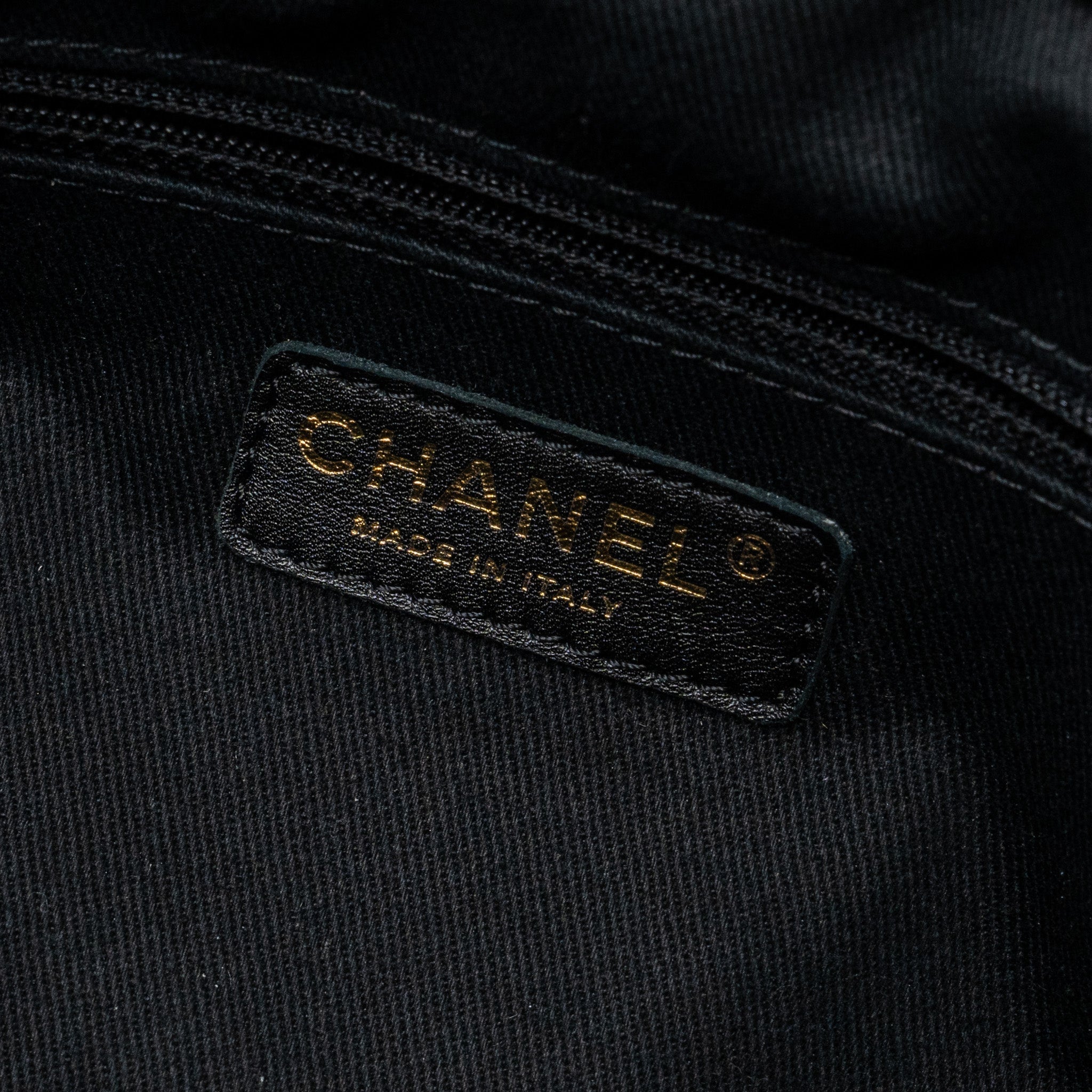 chanel-matelasse-chain-tote-bag-caviar-black-ghw-2