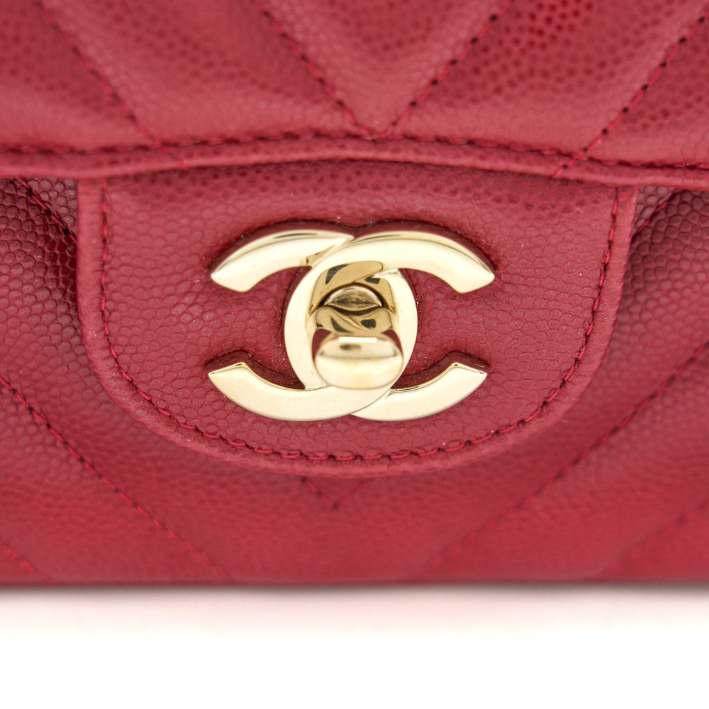 chanel-medium-classic-double-flap-caviar-raspberry-red-with-lghw-1