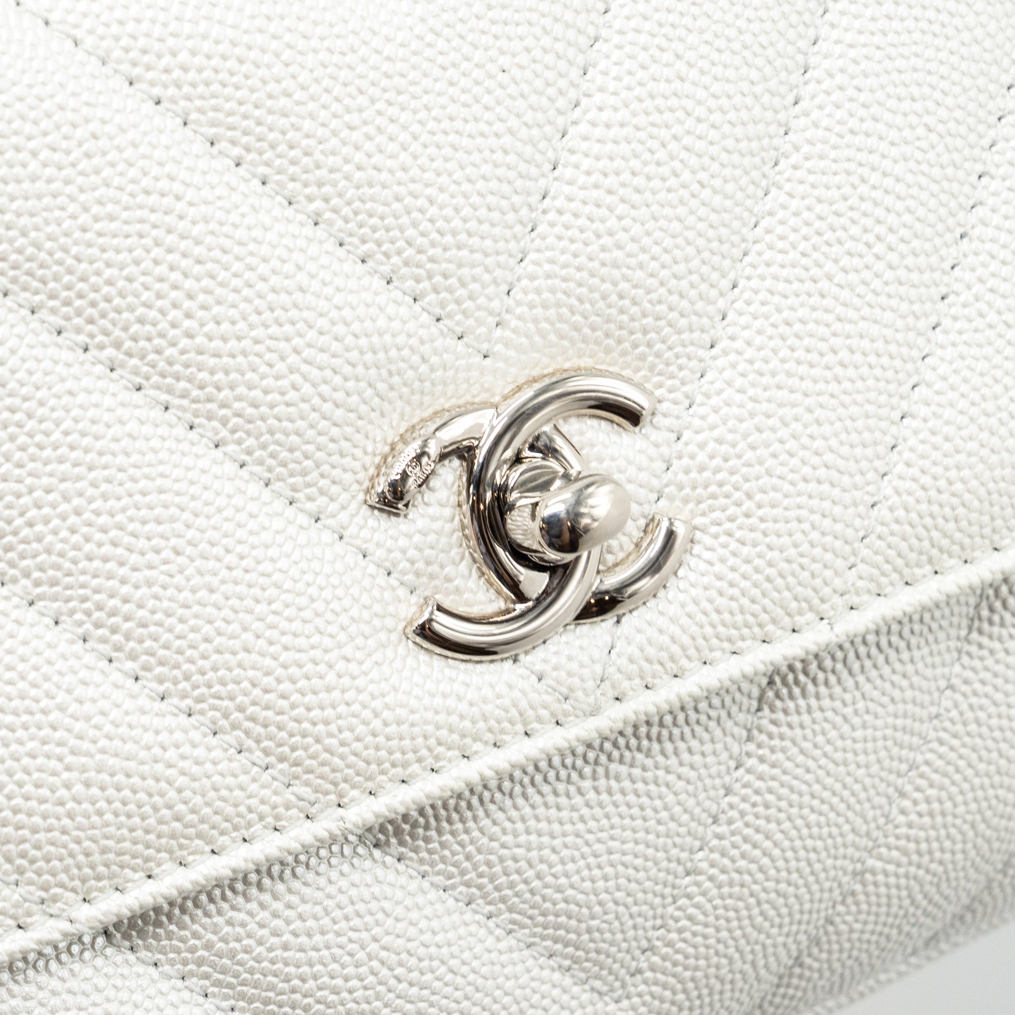 chanel-chevron-small-coco-handle-caviar-iridescent-white-shw