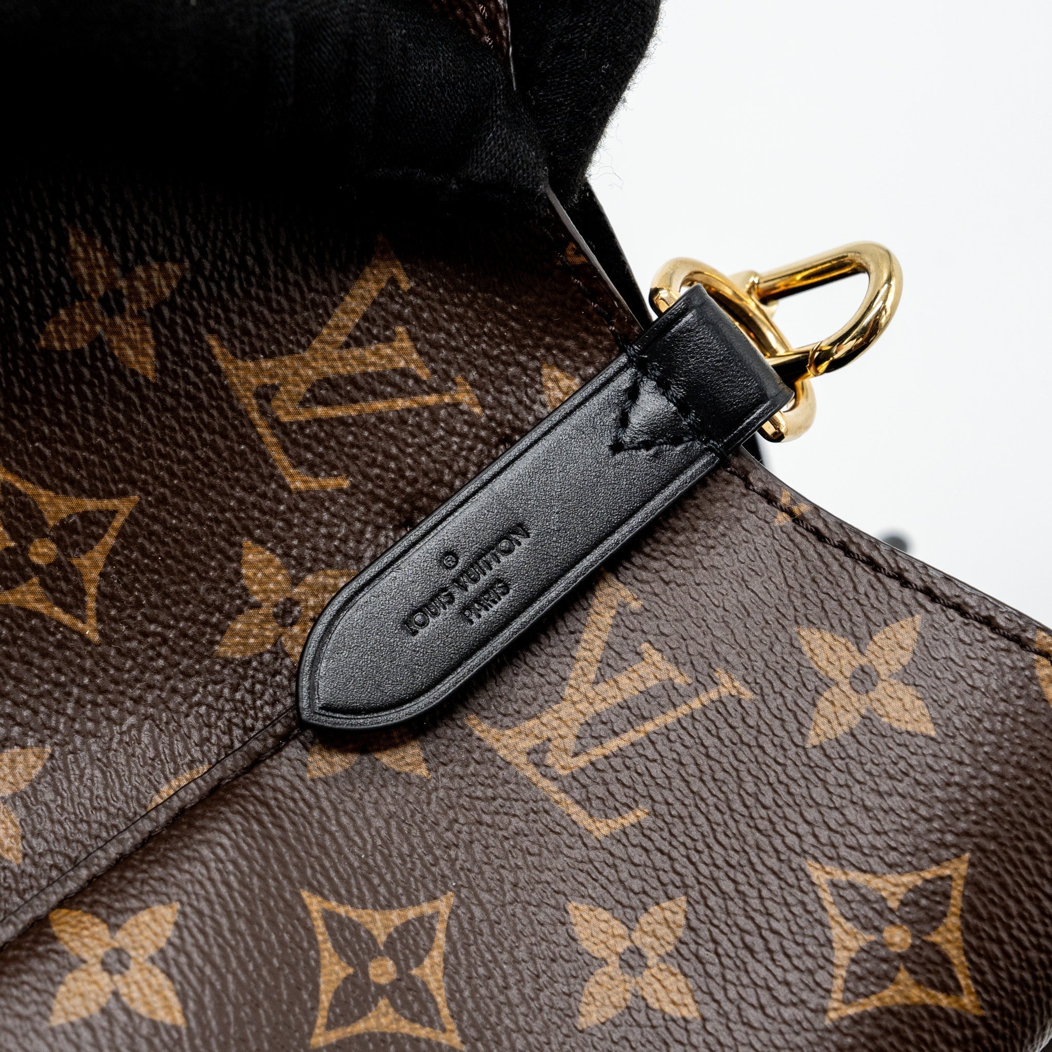 louis-vuitton-neonoe-monogram-canvas-black-ghw-3