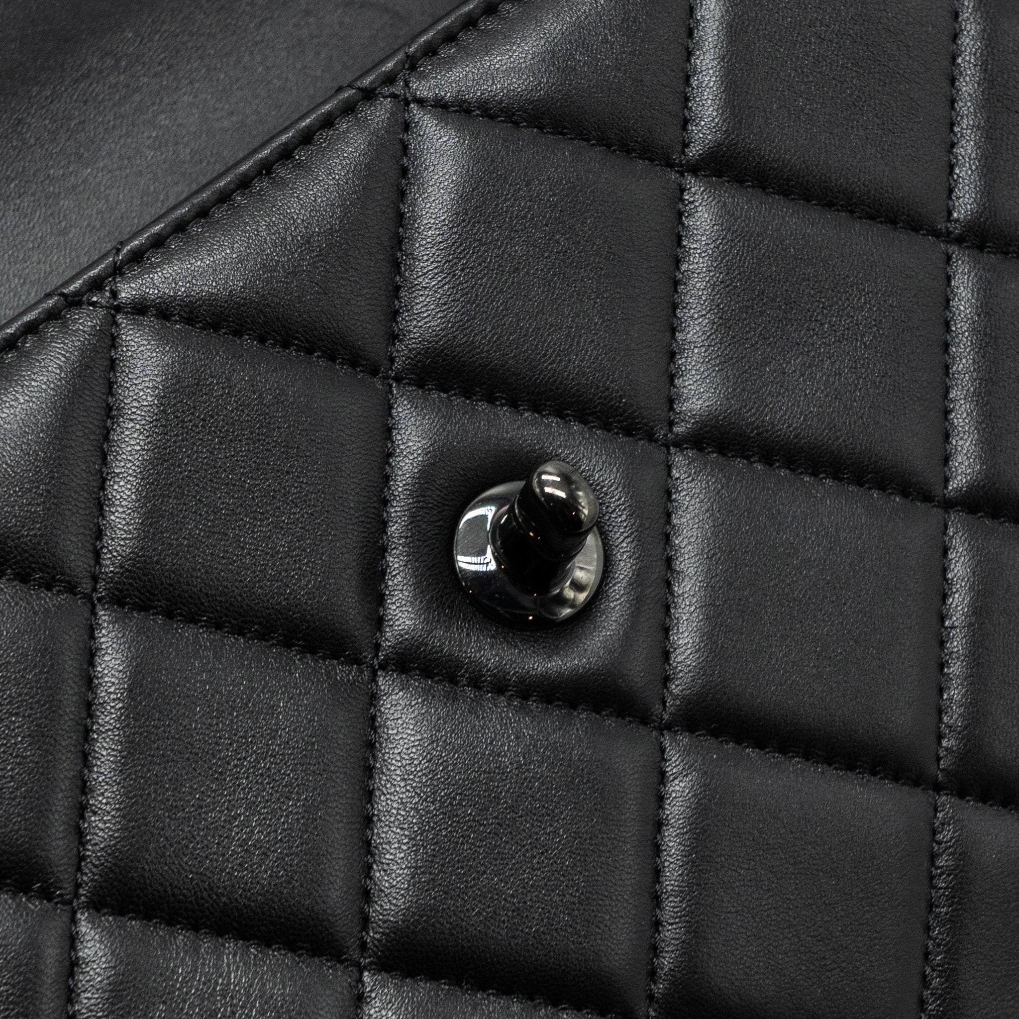 chanel-small-trendy-cc-flap-bag-lambskin-so-blackmicrochip
