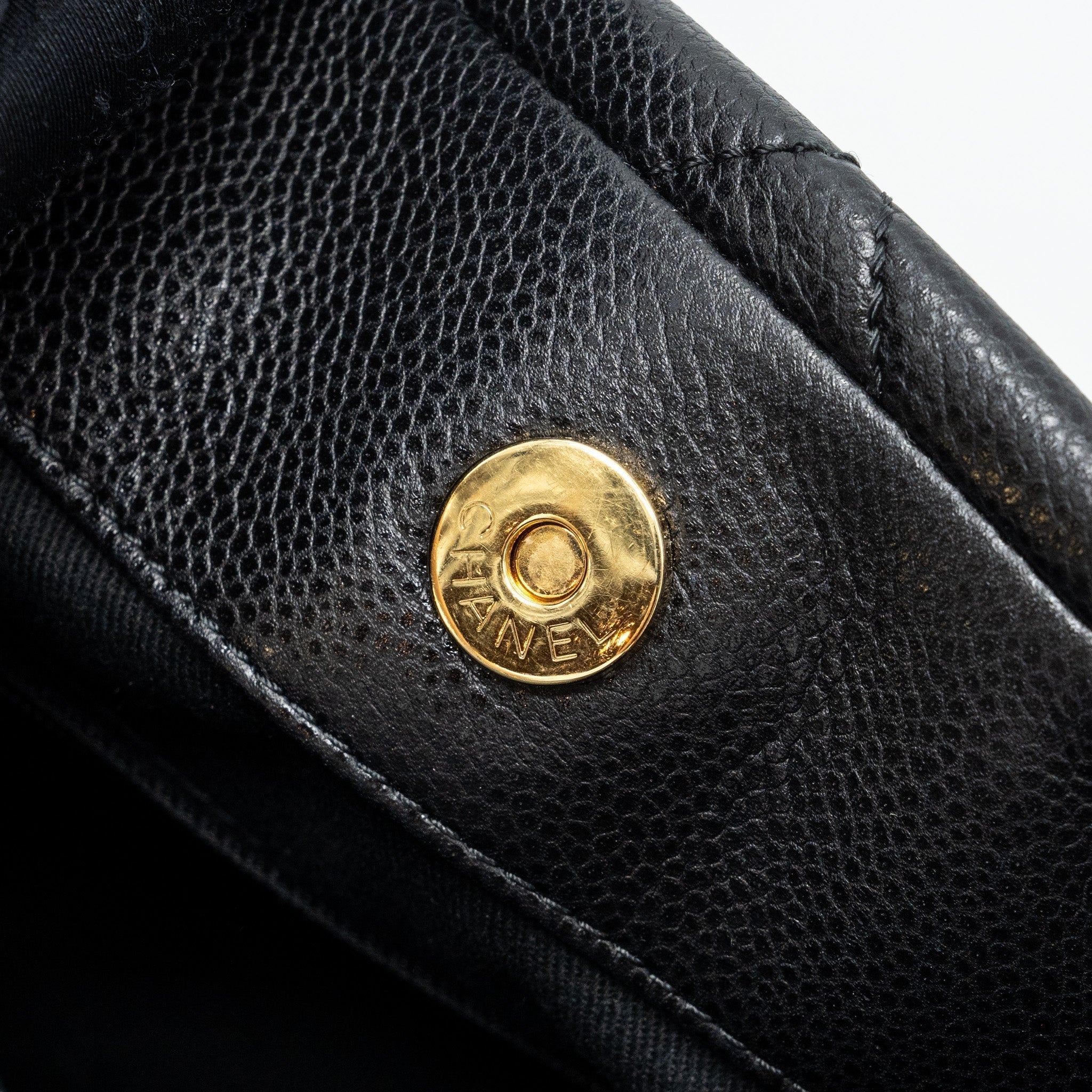 chanel-matelasse-chain-tote-bag-caviar-black-ghw-2