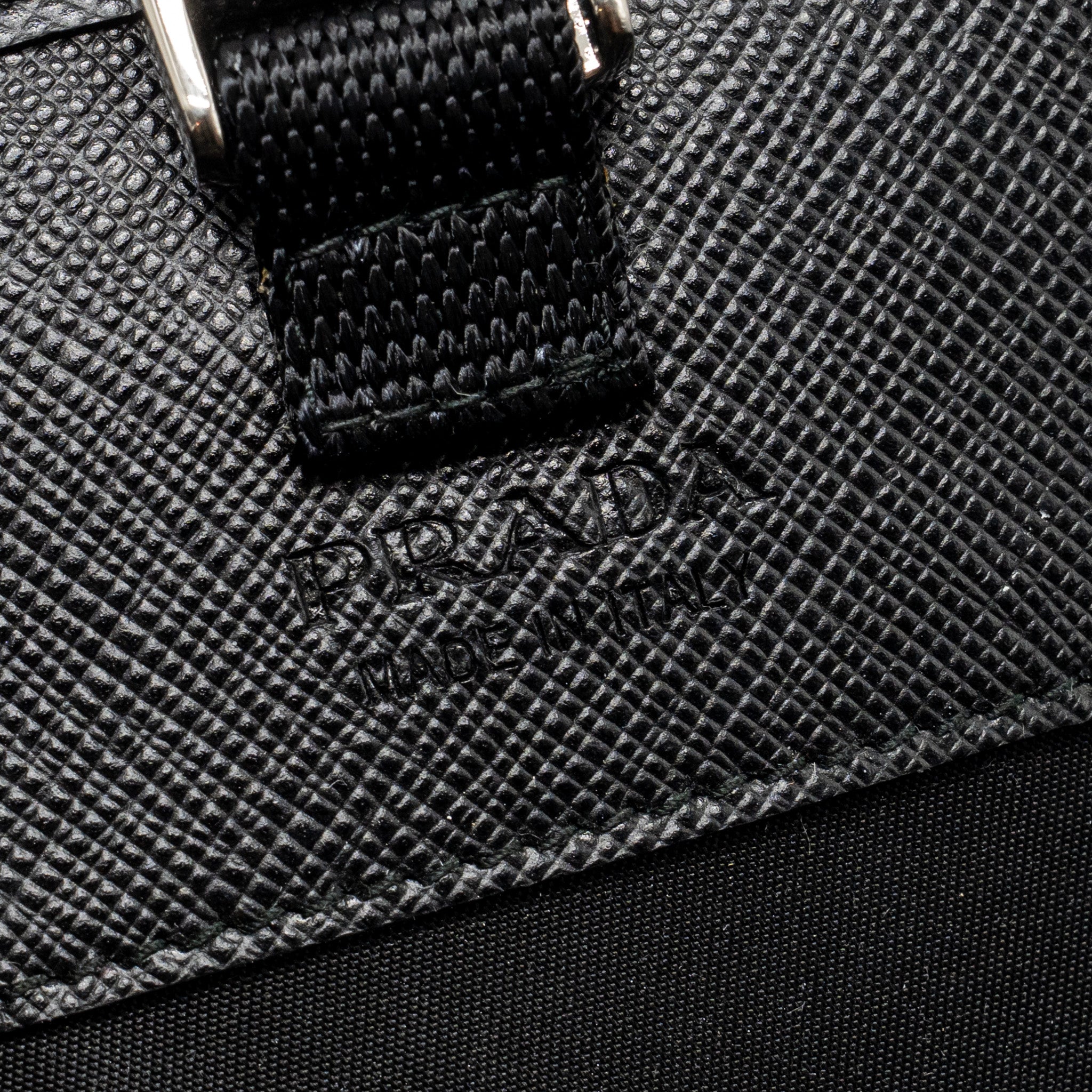 prada-trimmed-saffiano-phone-case-re-nylon-black-shw