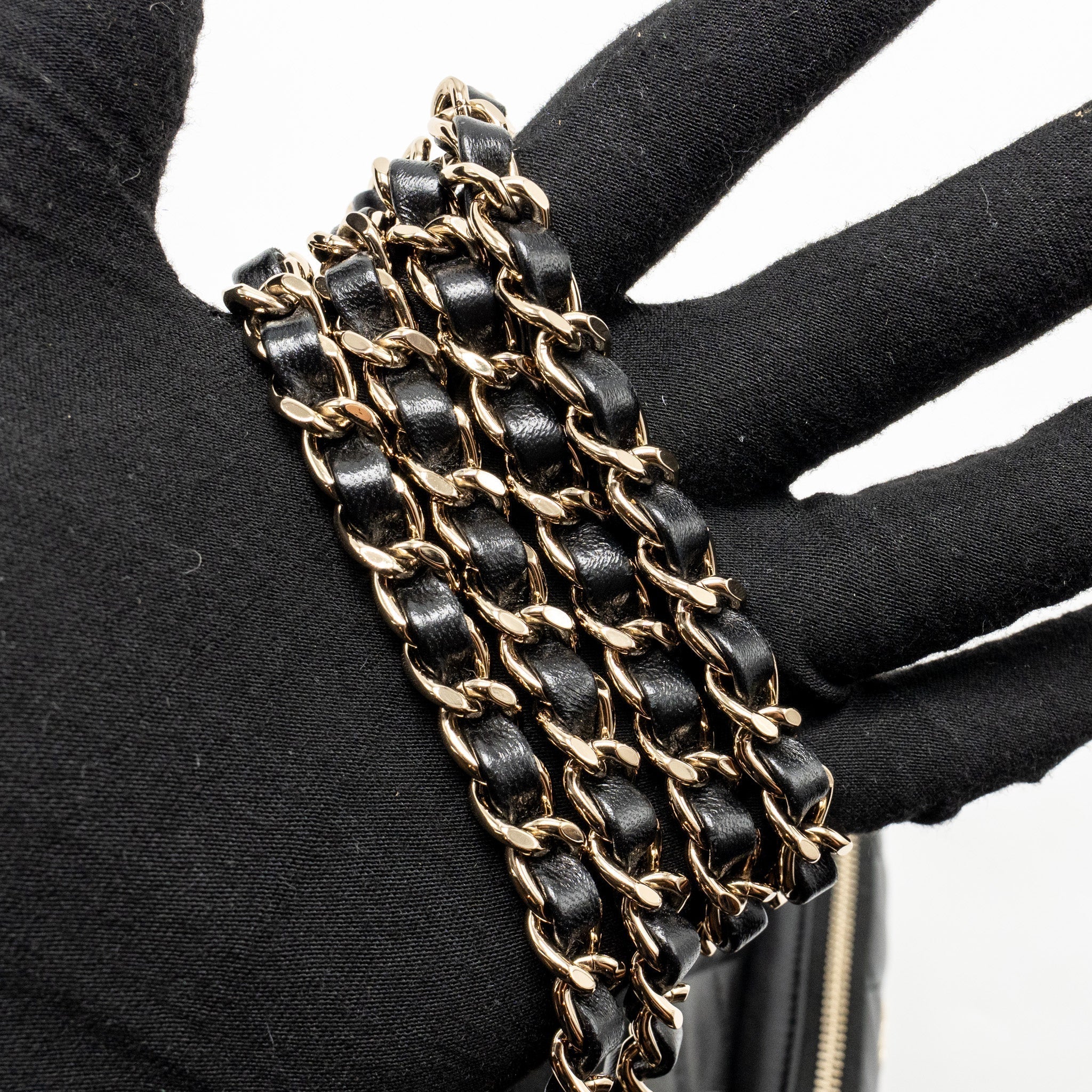 chanel-25c-camera-bag-lambskin-black-lghwmicrochip