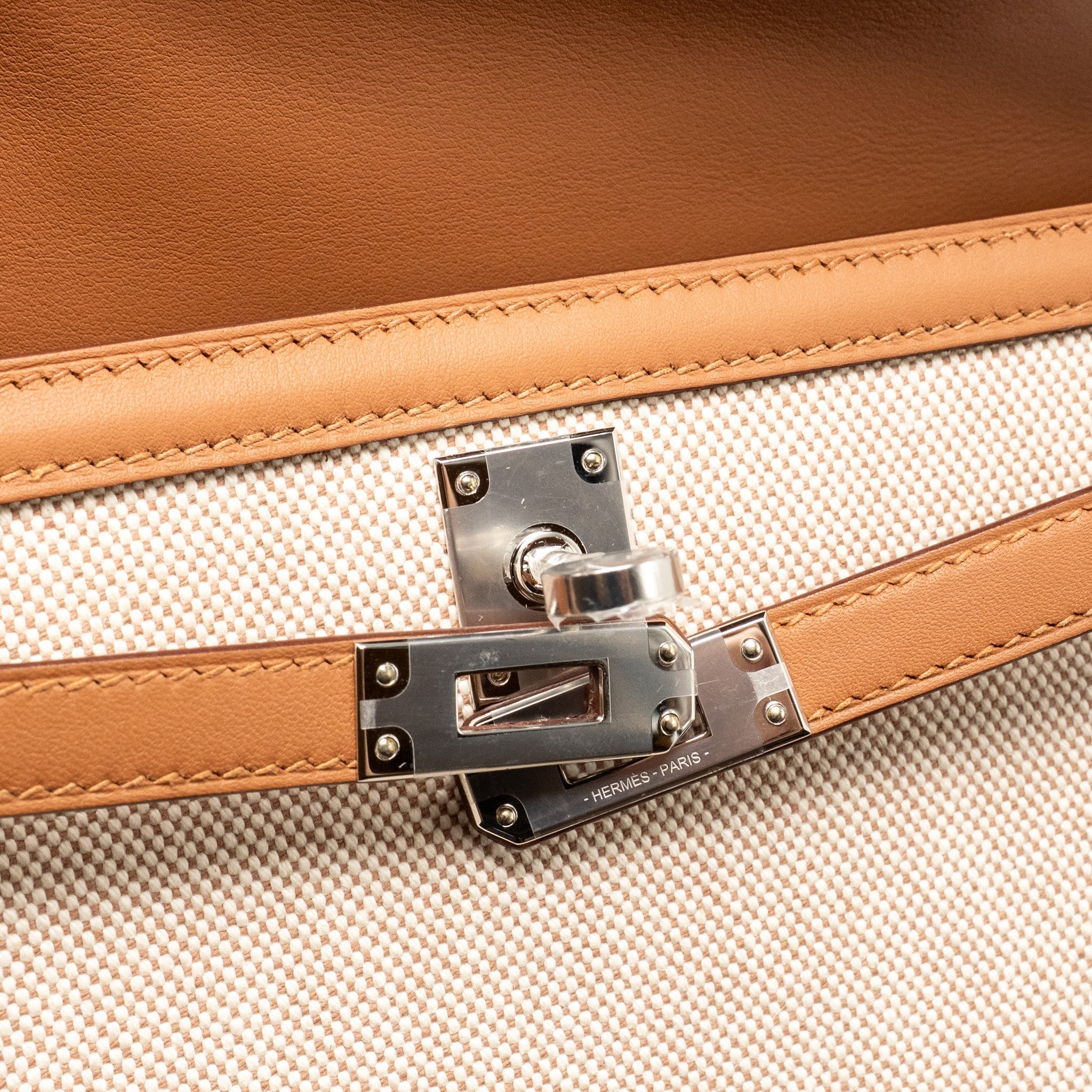 hermes-kelly-25-toile-h-swift-ecru-beige-gold-shw-stamp-u