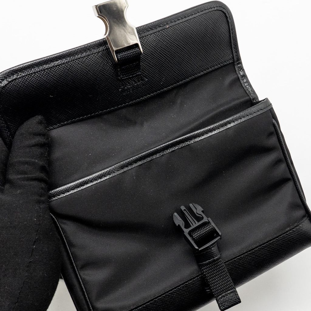 prada-trimmed-saffiano-phone-case-re-nylon-black-shw