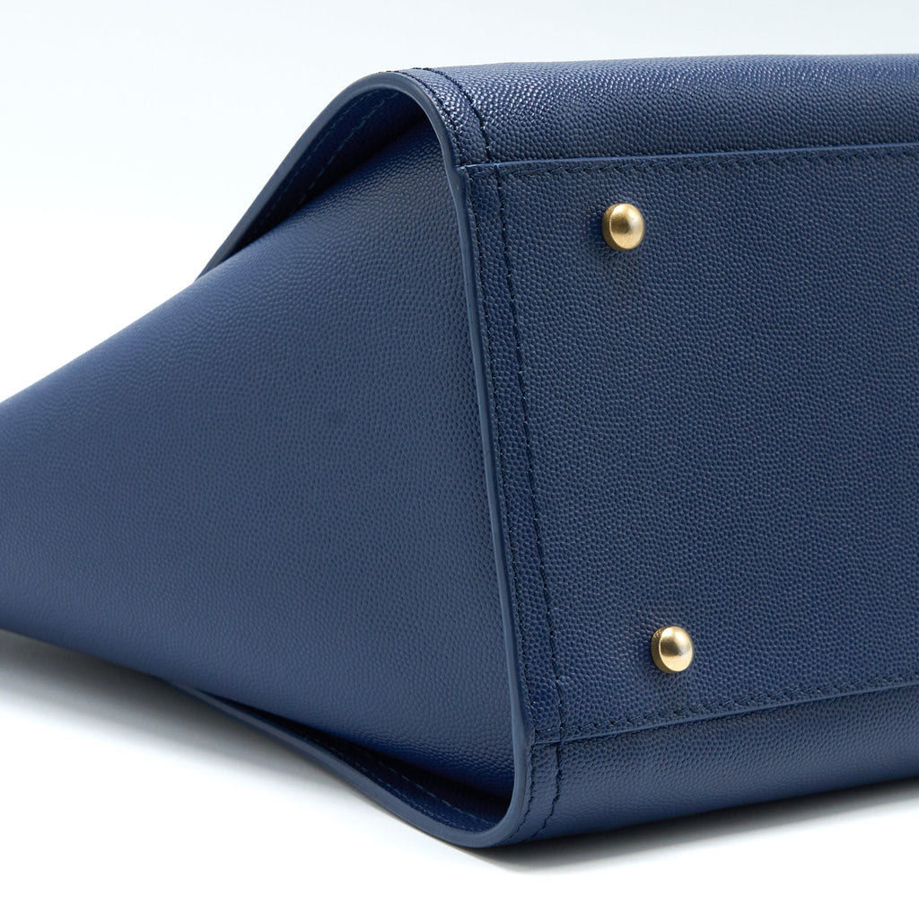 chanel-deauville-tote-bag-grained-calfskin-navy-ghw