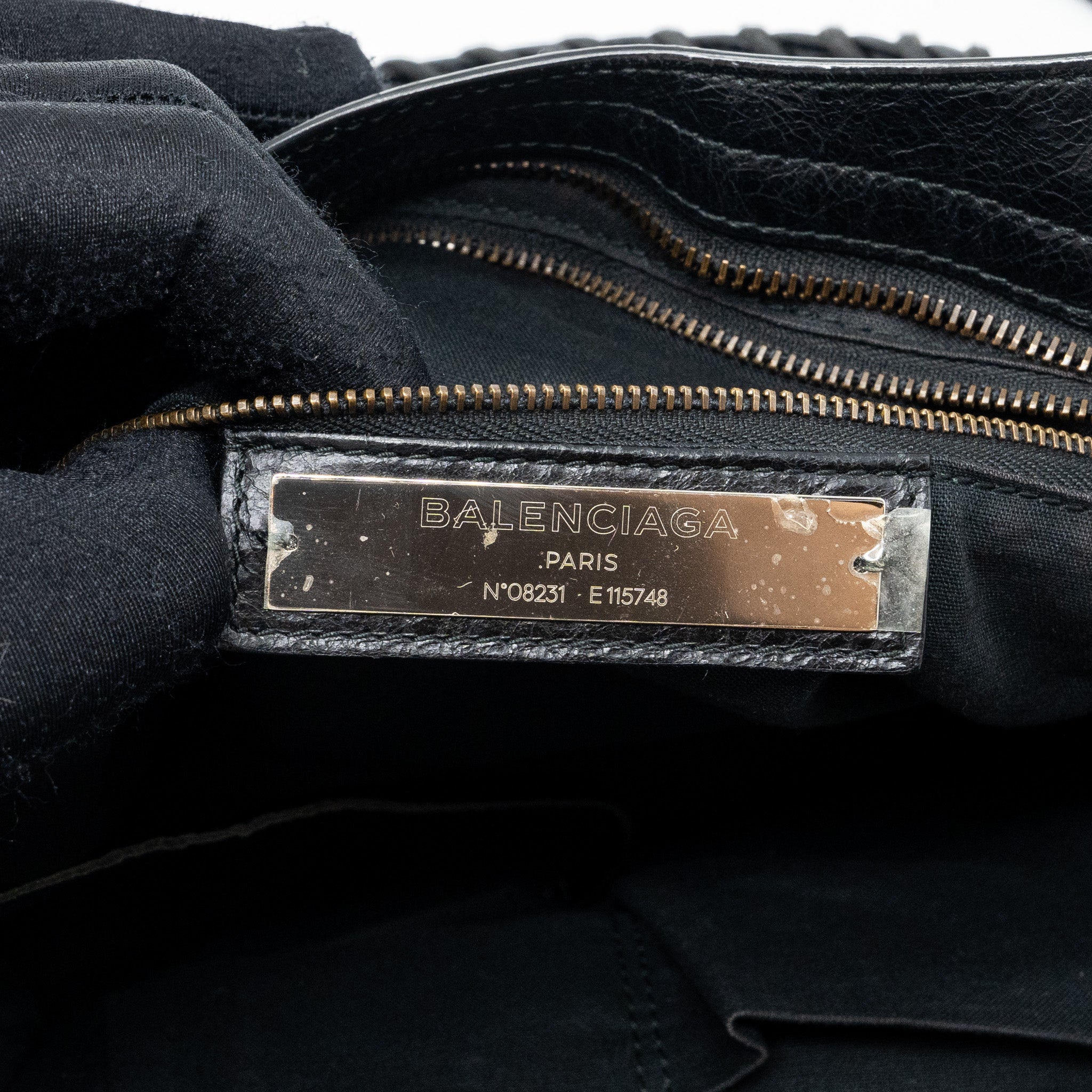 balenciaga-classic-city-bag-leather-black-ruthenium-gold-hardware
