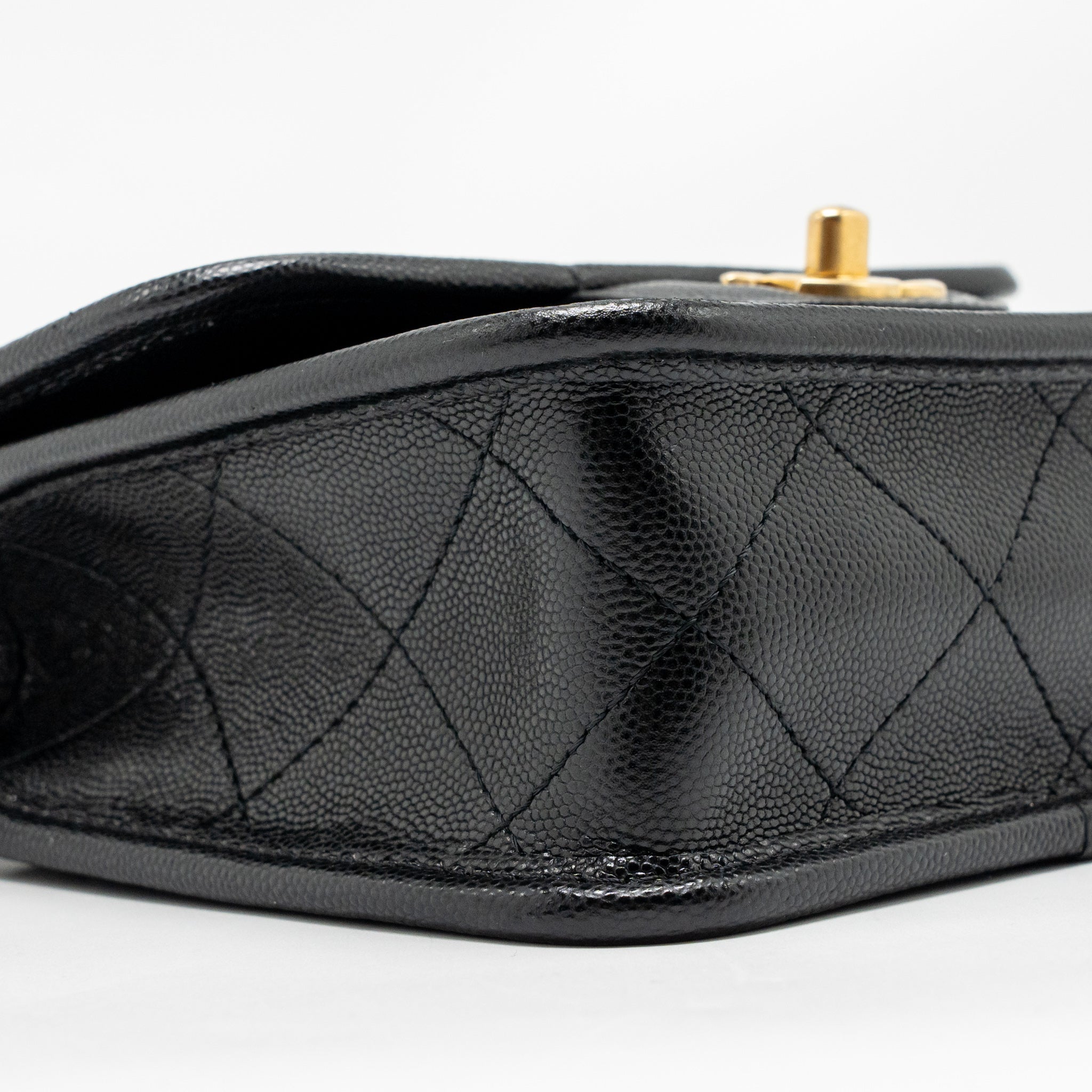 chanel-22k-mini-flap-bag-with-top-handle-shiny-grained-calfskin-black-ghw-microchip-copy