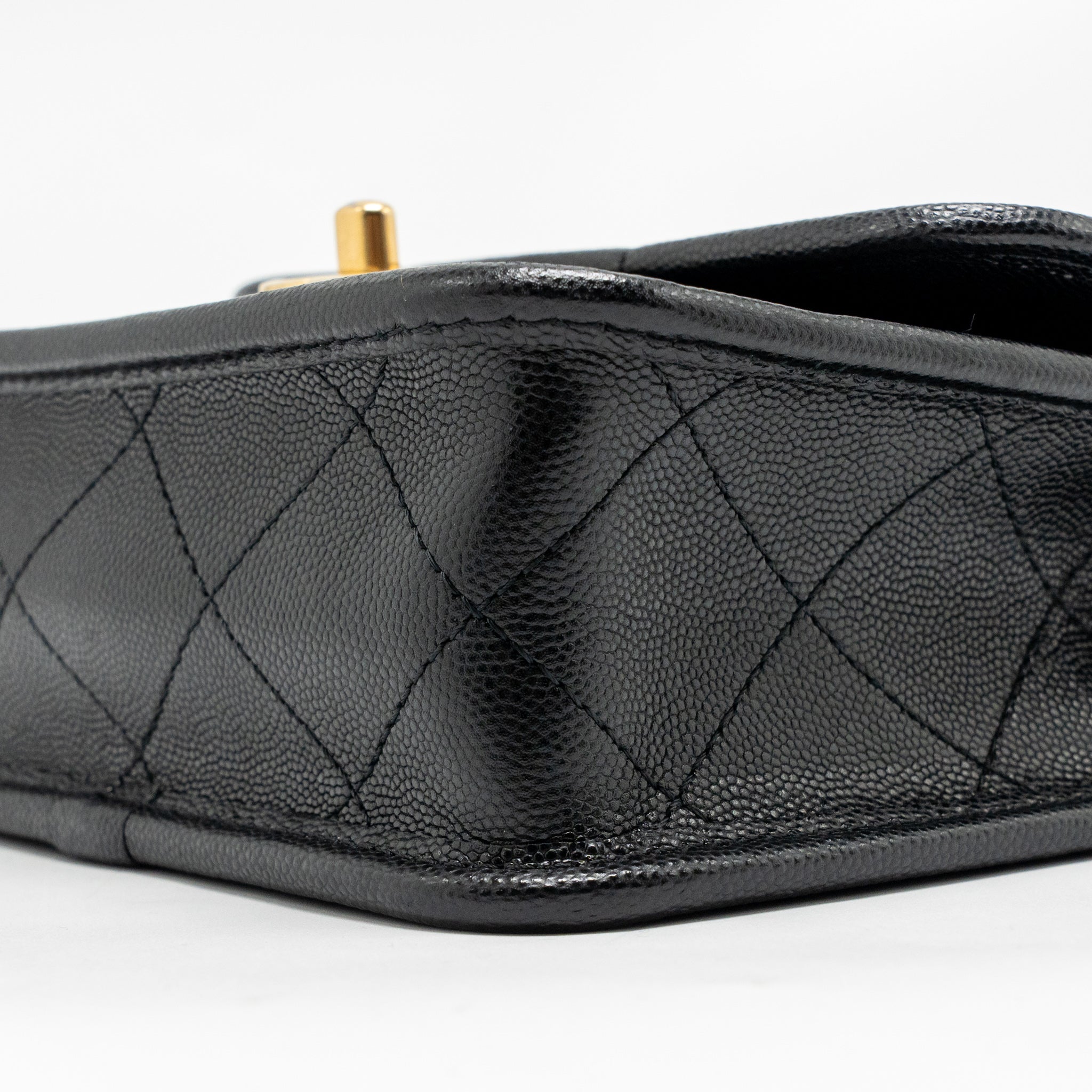 chanel-22k-mini-flap-bag-with-top-handle-shiny-grained-calfskin-black-ghw-microchip-copy