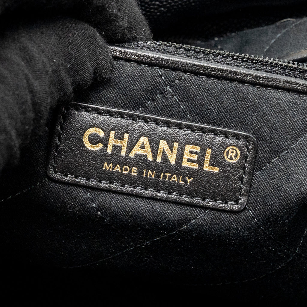 chanel-medium-22-bag-black-letter-caviar-black-ghw-microchip-copy