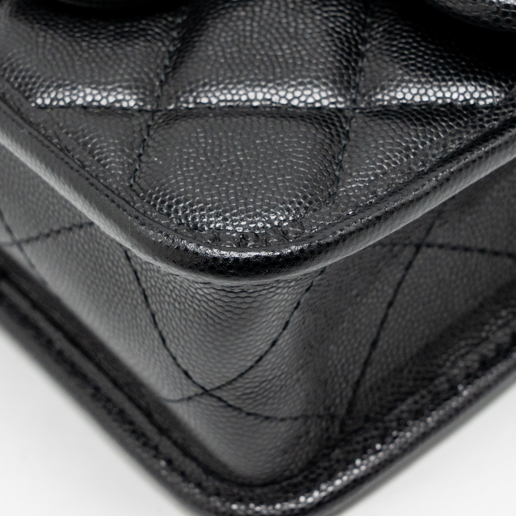 chanel-22k-mini-flap-bag-with-top-handle-shiny-grained-calfskin-black-ghw-microchip-copy