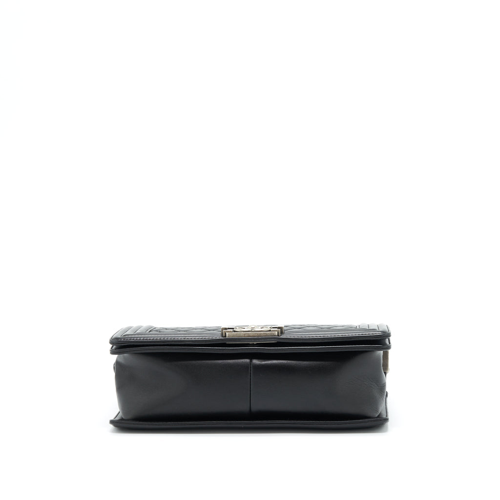 chanel-medium-boy-bag-calfskin-black-ruthenium-black-hardware