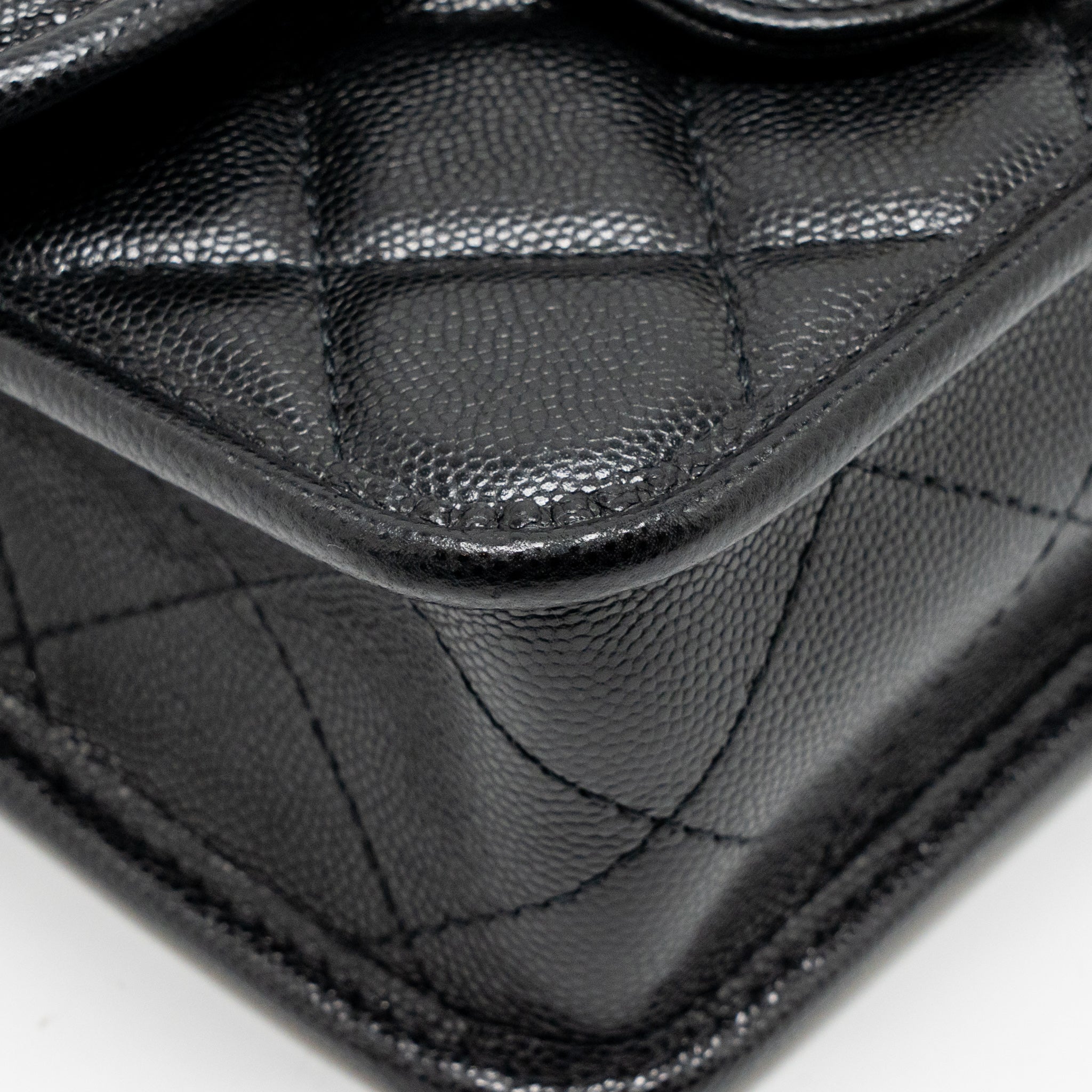 chanel-22k-mini-flap-bag-with-top-handle-shiny-grained-calfskin-black-ghw-microchip-copy