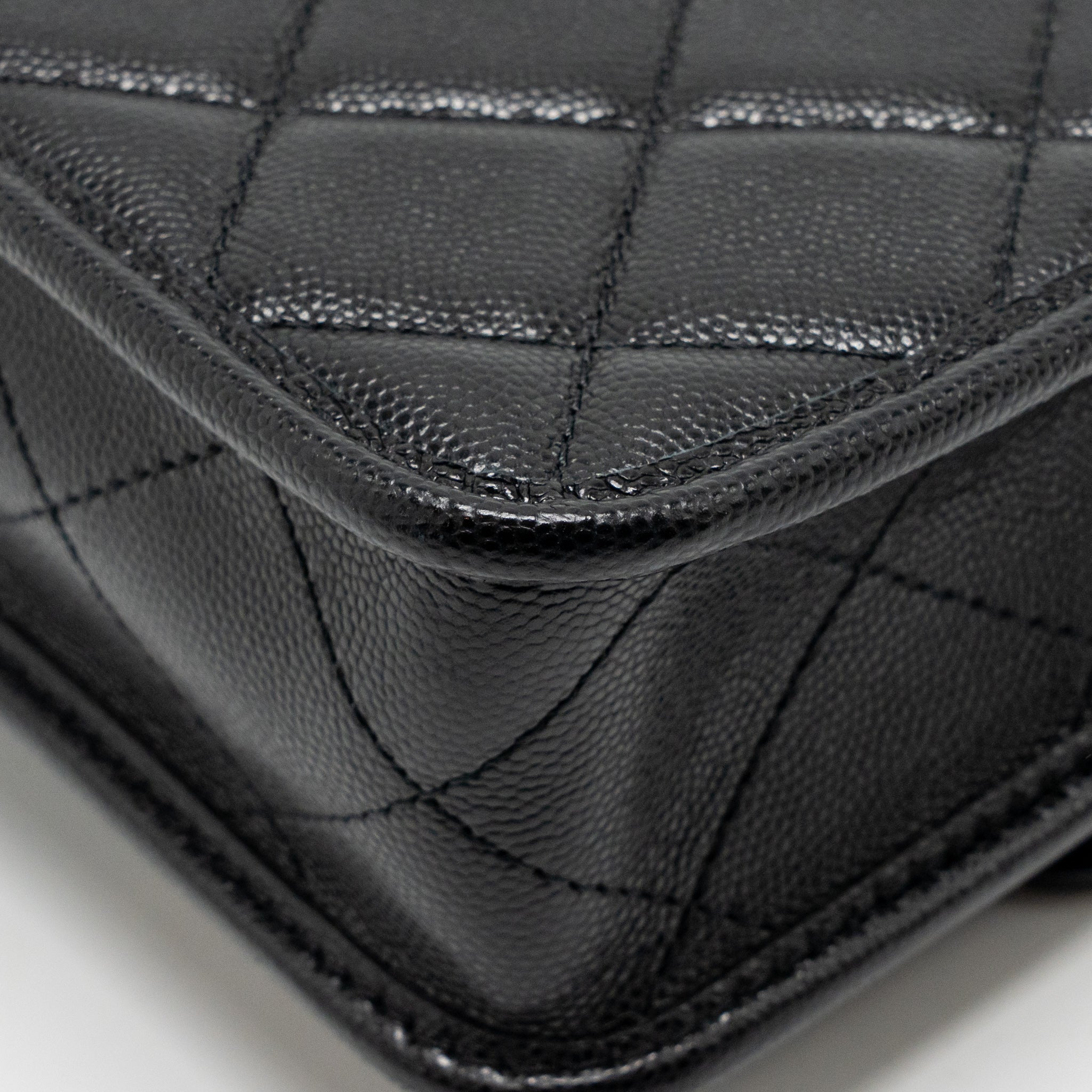 chanel-22k-mini-flap-bag-with-top-handle-shiny-grained-calfskin-black-ghw-microchip-copy