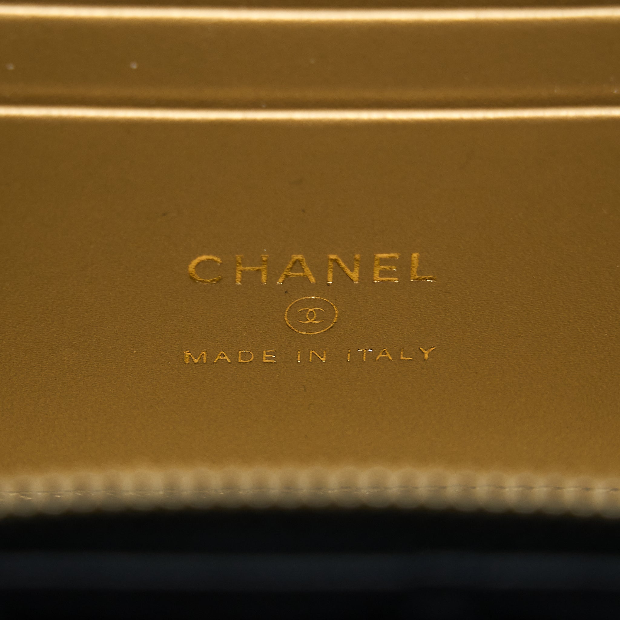 chanel-22a-pearl-crush-long-vanity-with-chain-lambskin-black-ghw
