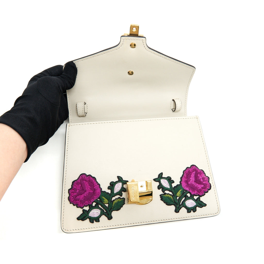 gucci-sylvia-embroidered-mini-bag-white