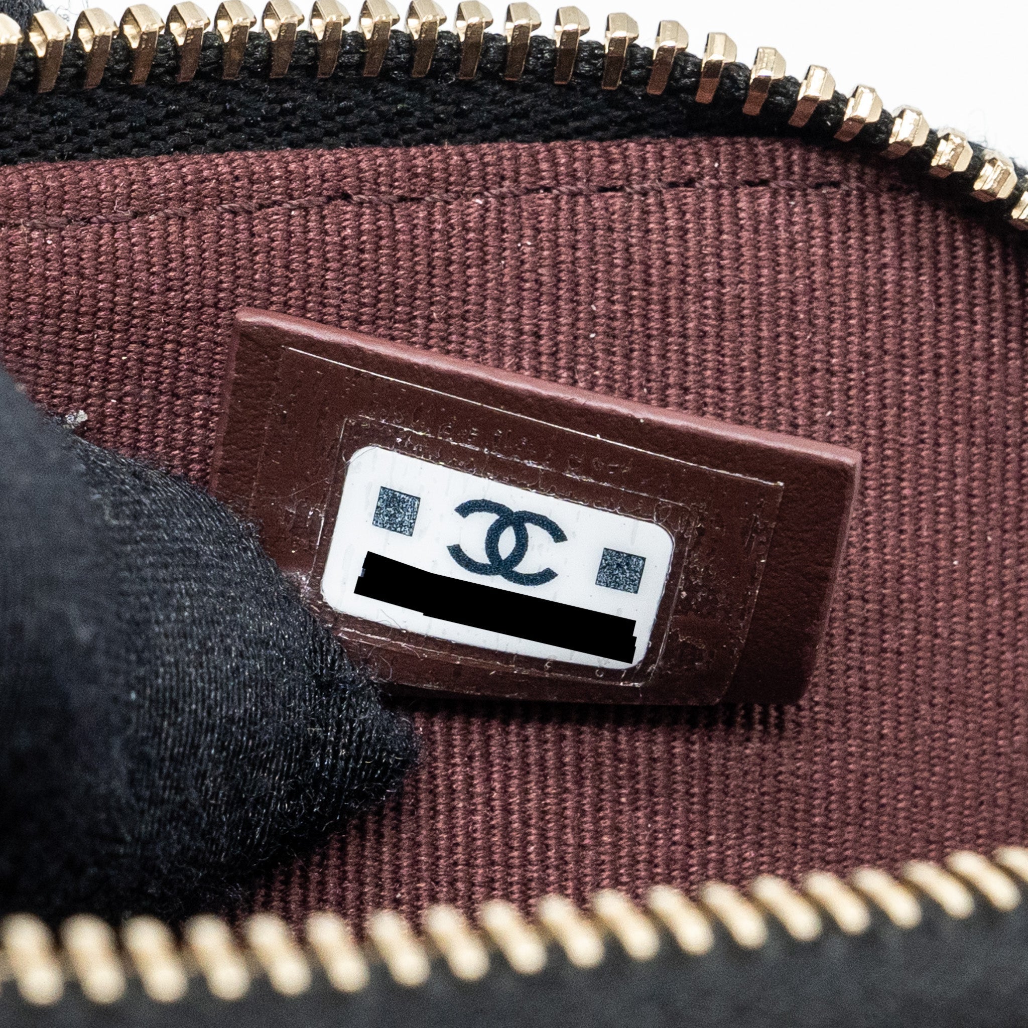 chanel-square-zipper-pouch-card-holder-caviar-black-lghw-microchip-1