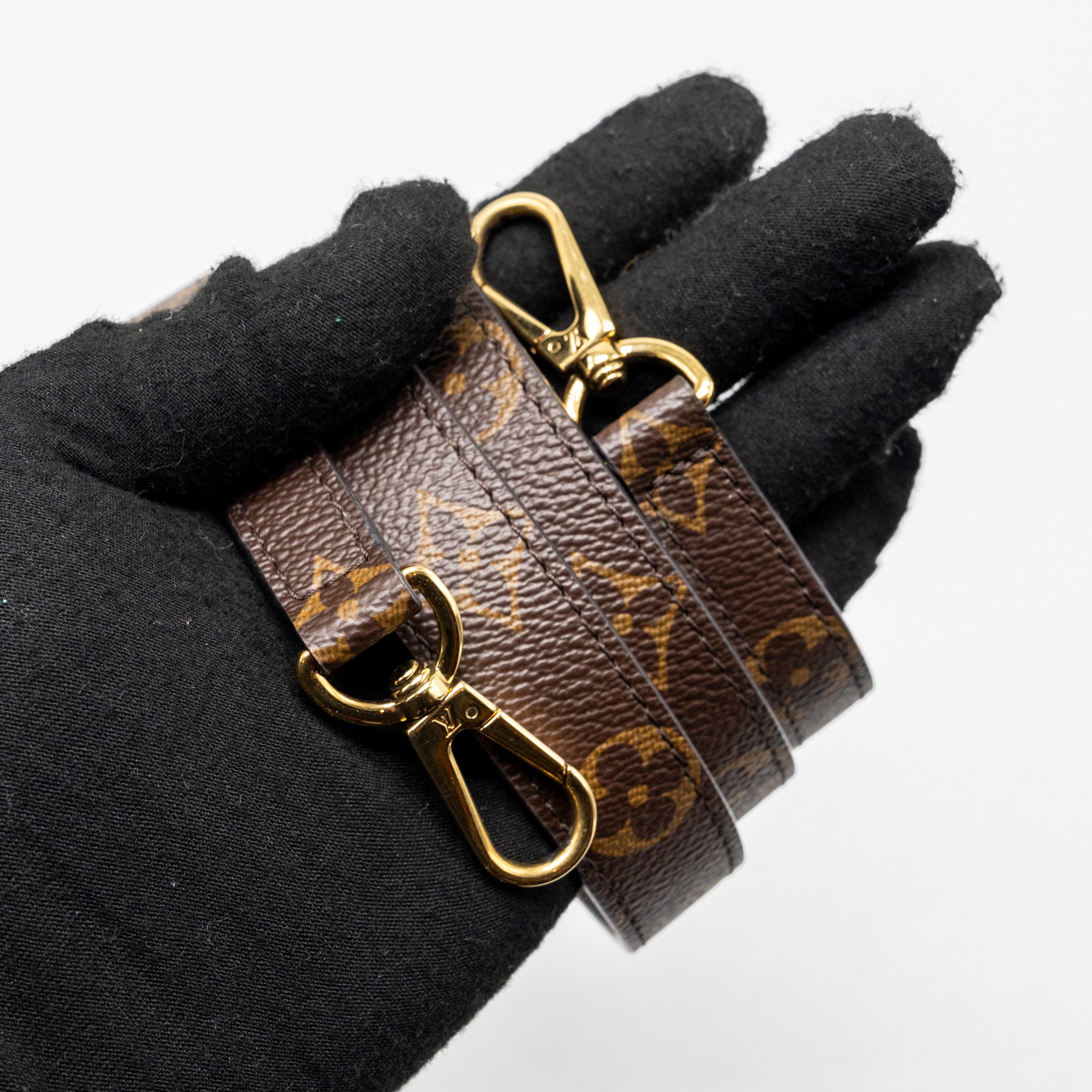louis-vuitton-montaigne-bb-monogram-canvas-ghw-2