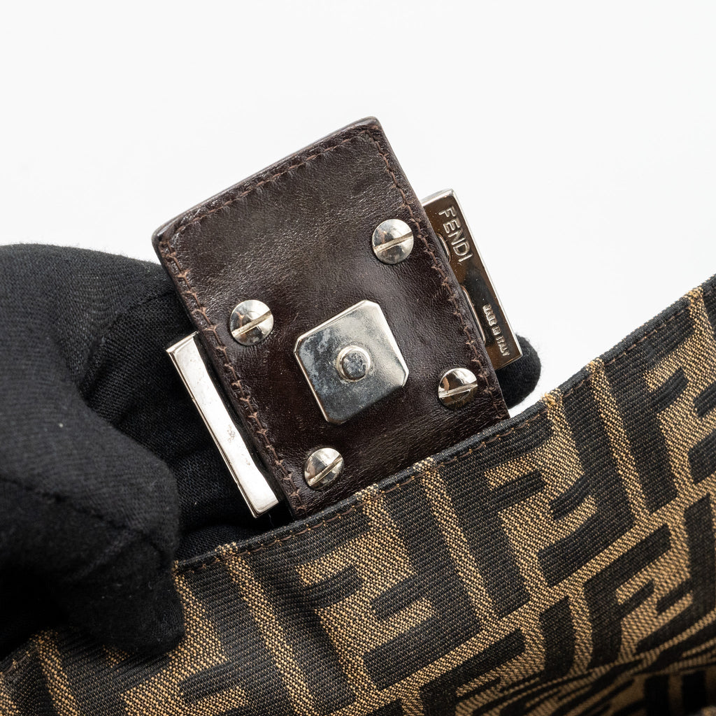 fendi-vintage-shoulder-bag-ff-jacquard-canvas-brown-shw