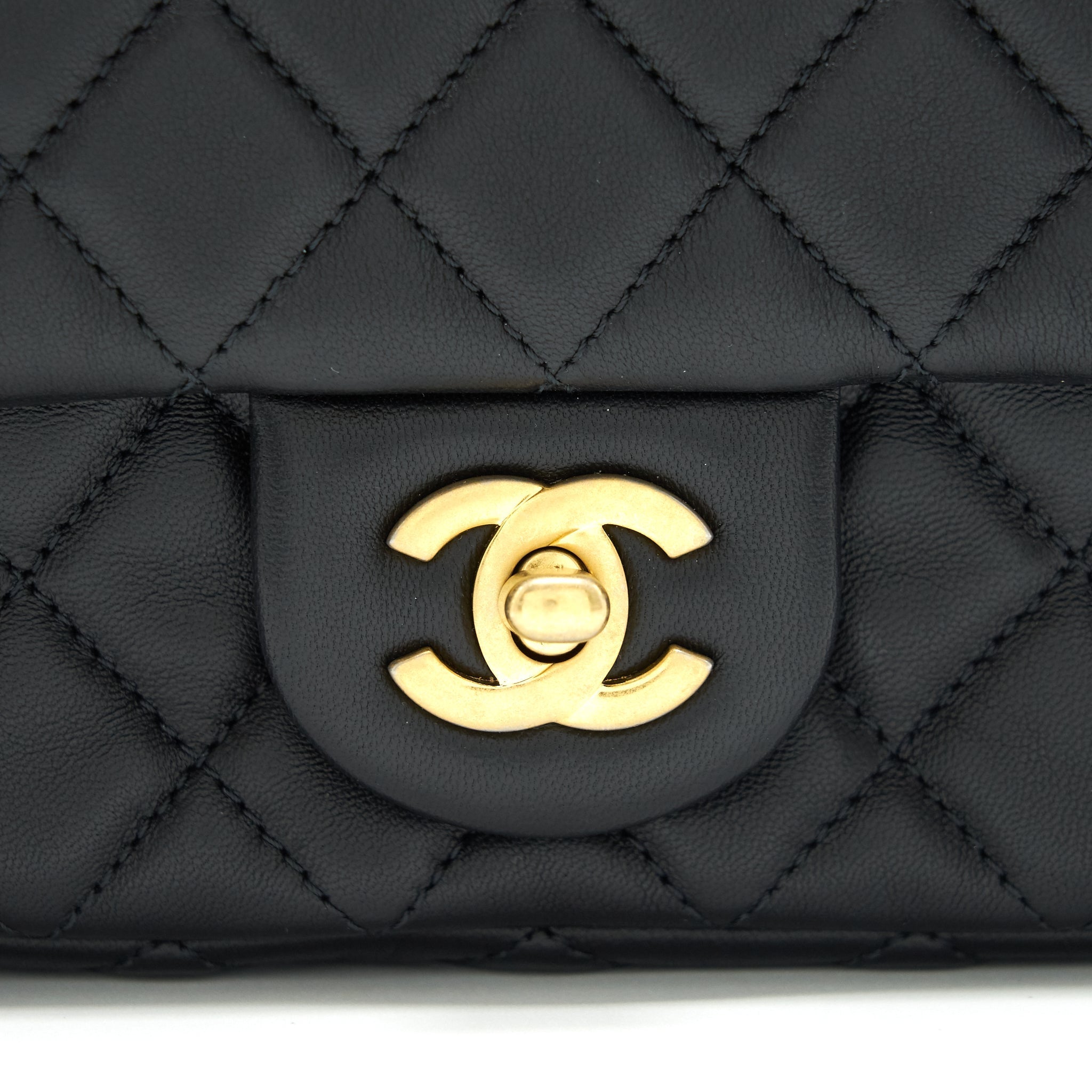 chanel-pearl-crush-rectangular-mini-flap-bag