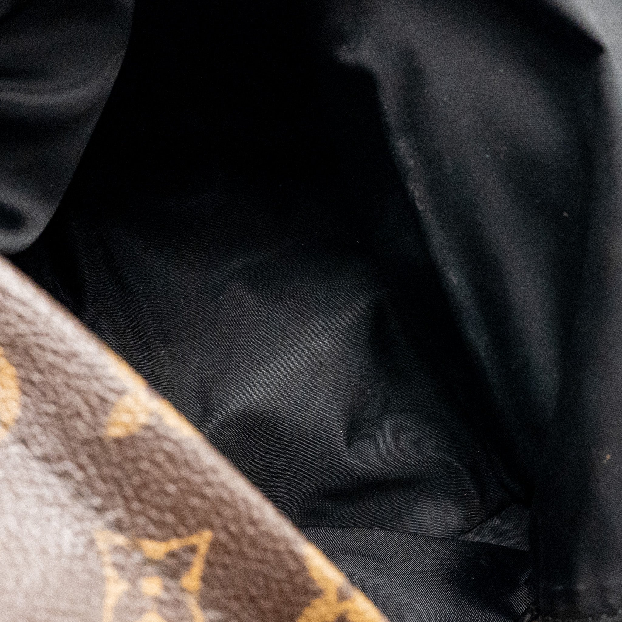 louis-vuitton-palm-spring-pm-backpack-monogram-canvas-ghw-4