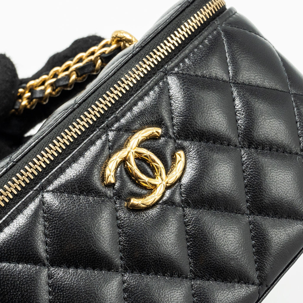 chanel-23c-long-vanity-with-chain-shiny-lambskin-black-ghw