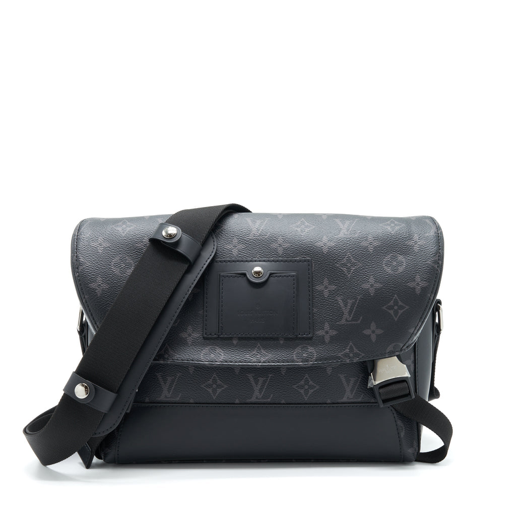louis-vuitton-eclipse-voyager-messenger-bag-monogram-canvas-black-year-2020